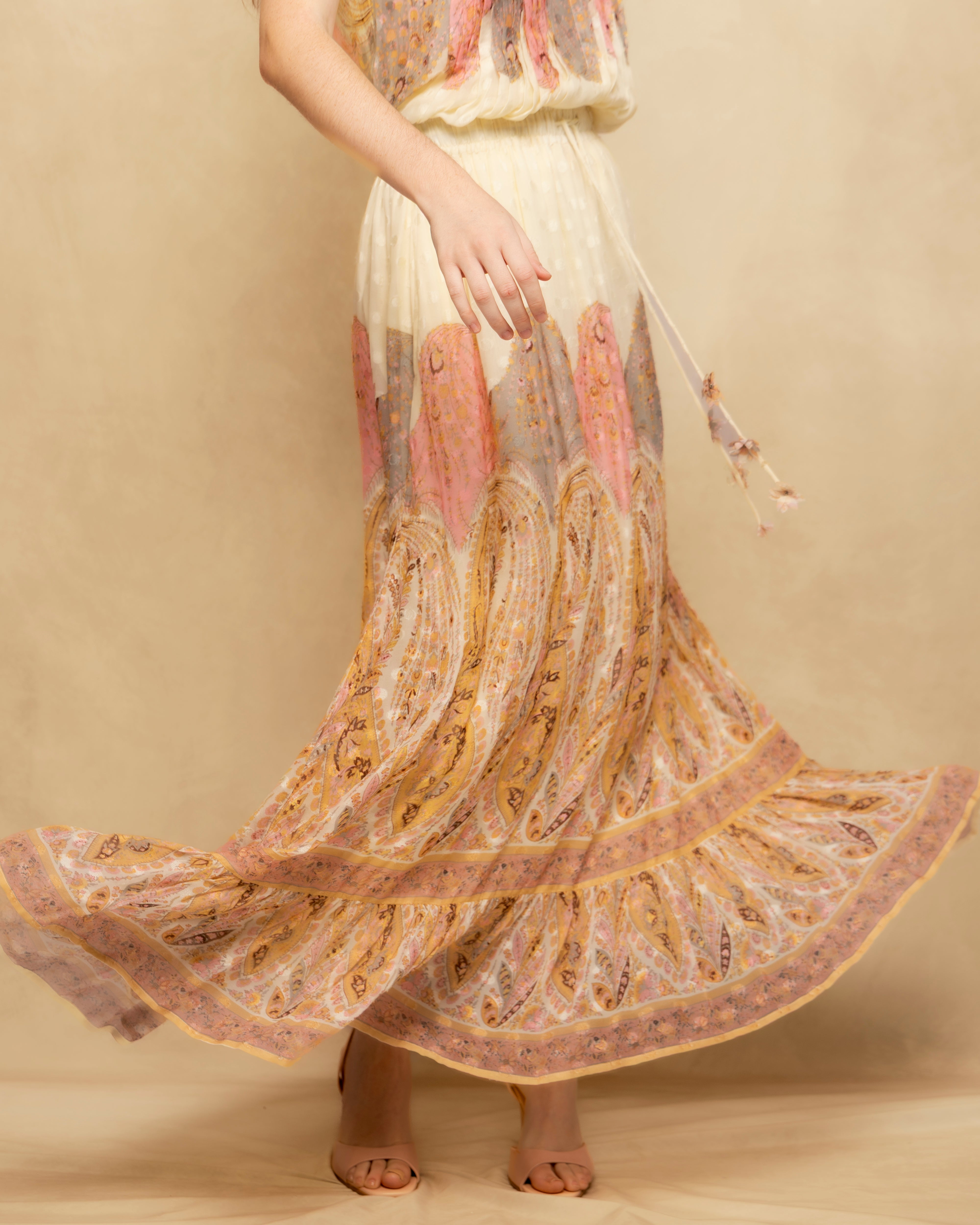 Falda larga fluida con motivo paisley y bajo con volante - Niza - Amarillo Amarillo-3
