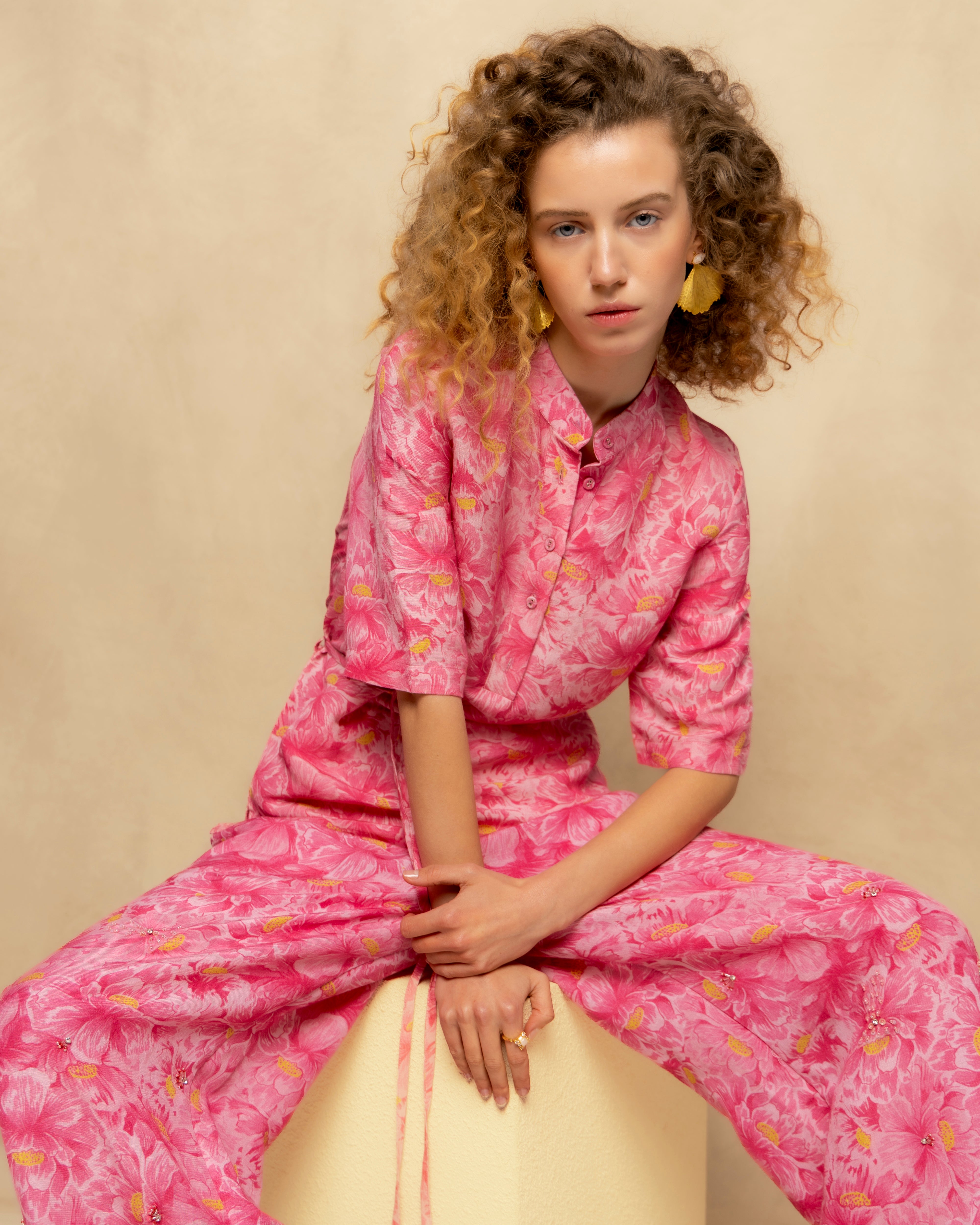 Niza - Blusa de mujer fluida con estampado floral.