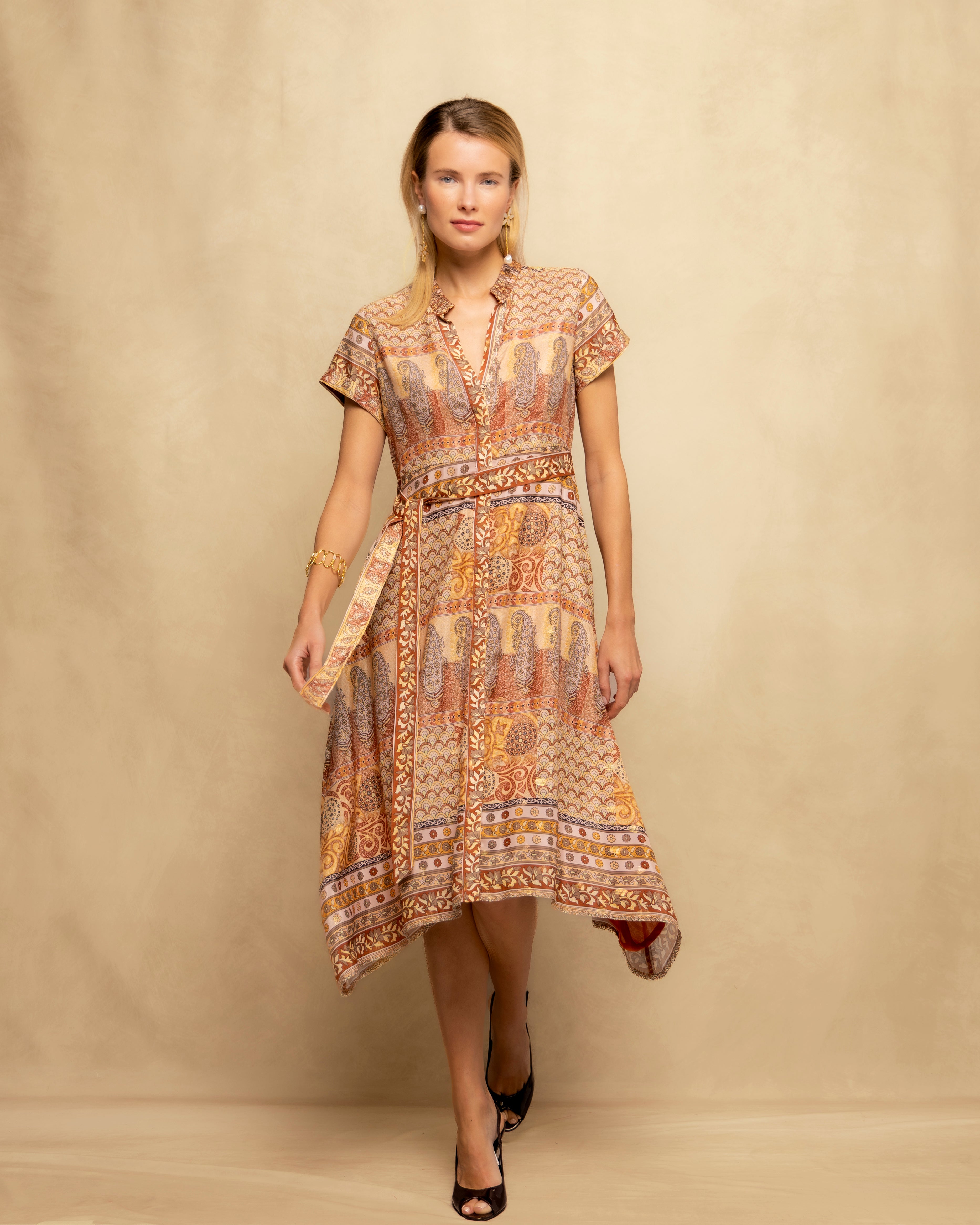 Imagen 0 de Vestido midi camisero con lazada en la cintura Naranja