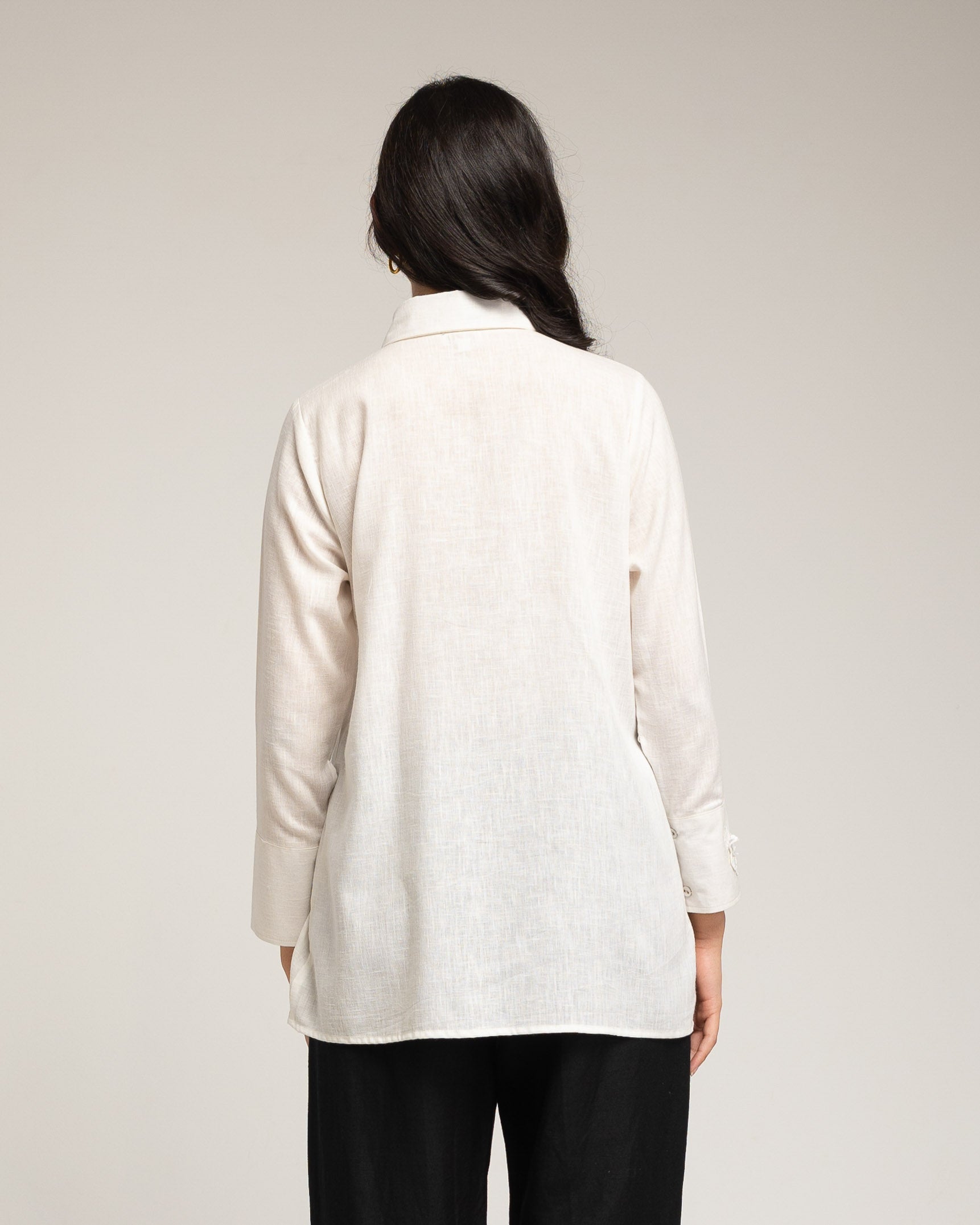 Camisa de mujer con bordado floral y detalle de strass - Niza - Blanco Blanco-4