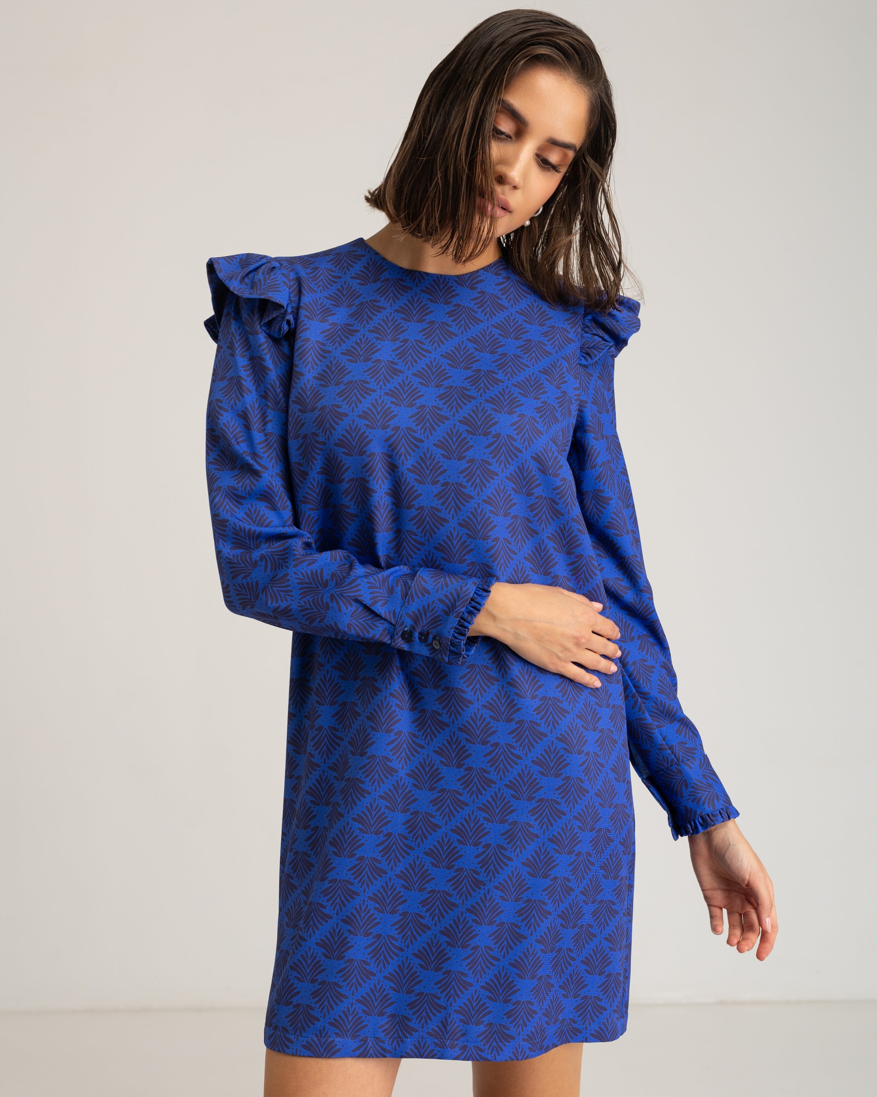 Imagen 0 de Vestido corto con volantes y manga larga Azul