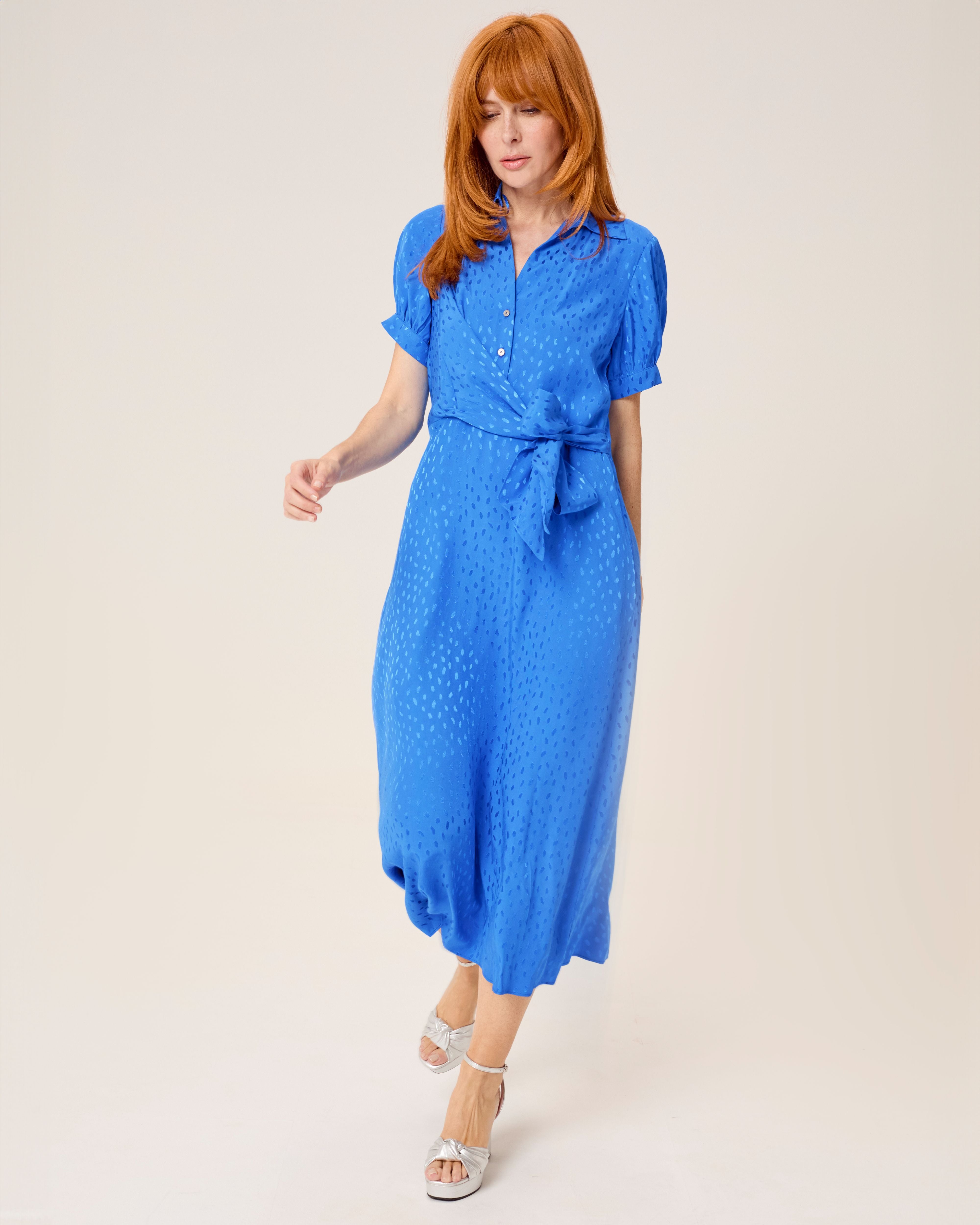 Imagen 0 de Vestido midi dijon cruzado con cuello camisero y lazo Azul