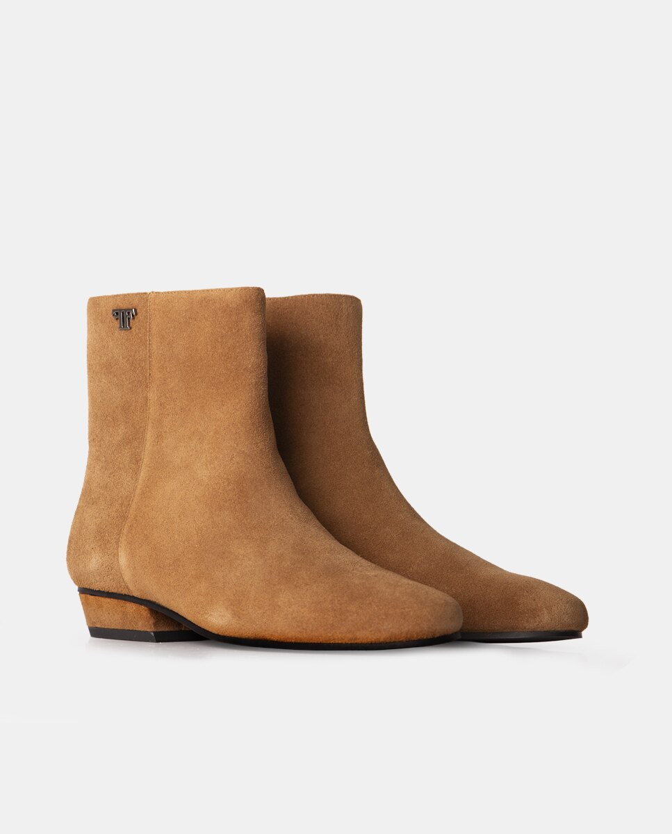 Botines de mujer confeccionados en velour con cremallera para la apertura - Farrutx - Camel Camel-4