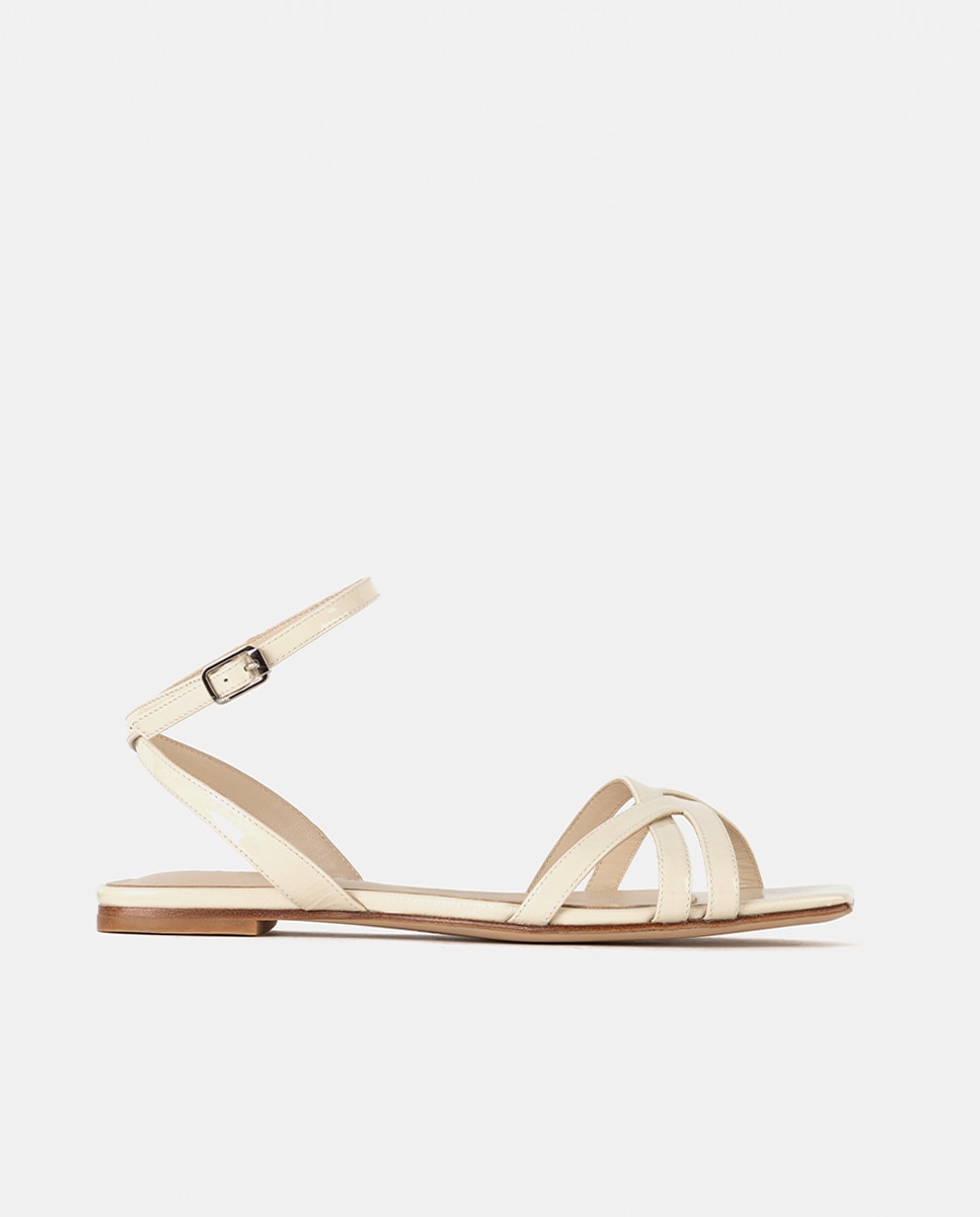 Sandalia plana de mujer confeccionada en charol - Farrutx - Beige Beige-1