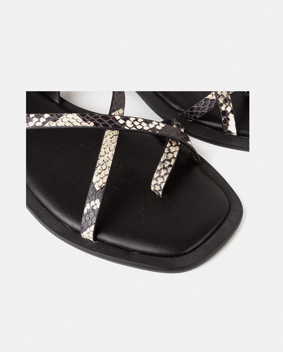 Sandalia plana de mujer confeccionada en piel calf grabado efecto pitón - Farrutx - Negro Negro-2