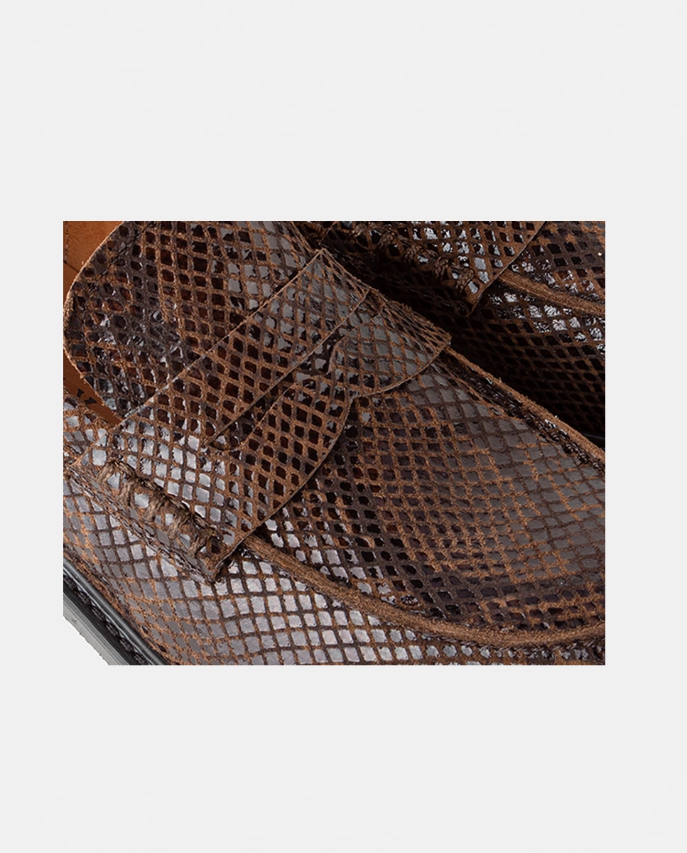 Mocasín de mujer con antifaz confeccionado en piel grabada de animal - Farrutx - Estampado Estampado-2