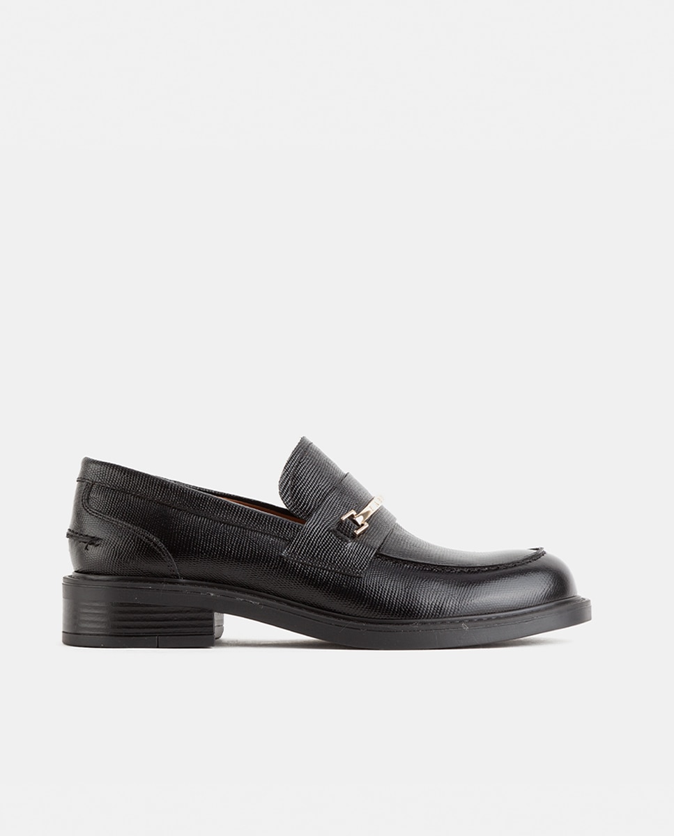 Mocasín de mujer con antifaz elaborado en piel grabada estilo lagarto - Farrutx - Negro Negro-1