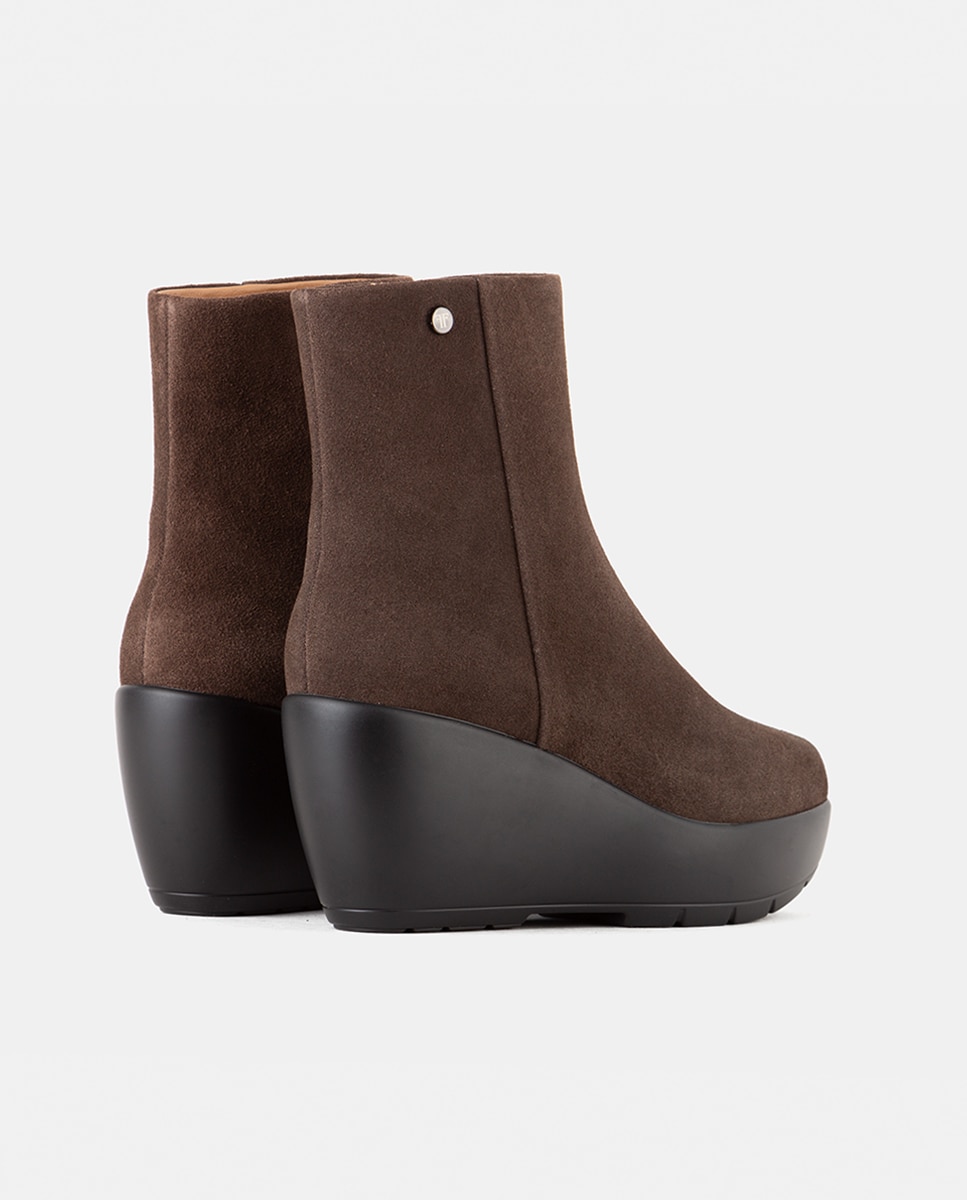 Botines de mujer confeccionados en velour con cremallera interior y cuña 14 cm - Farrutx - Ébano Ébano-4