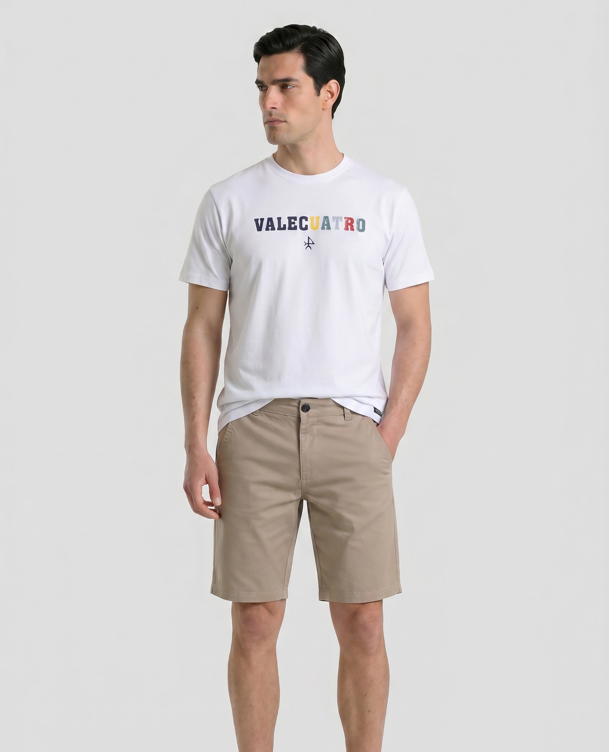 Valecuatro - Pantalón corto chino de hombre liso.