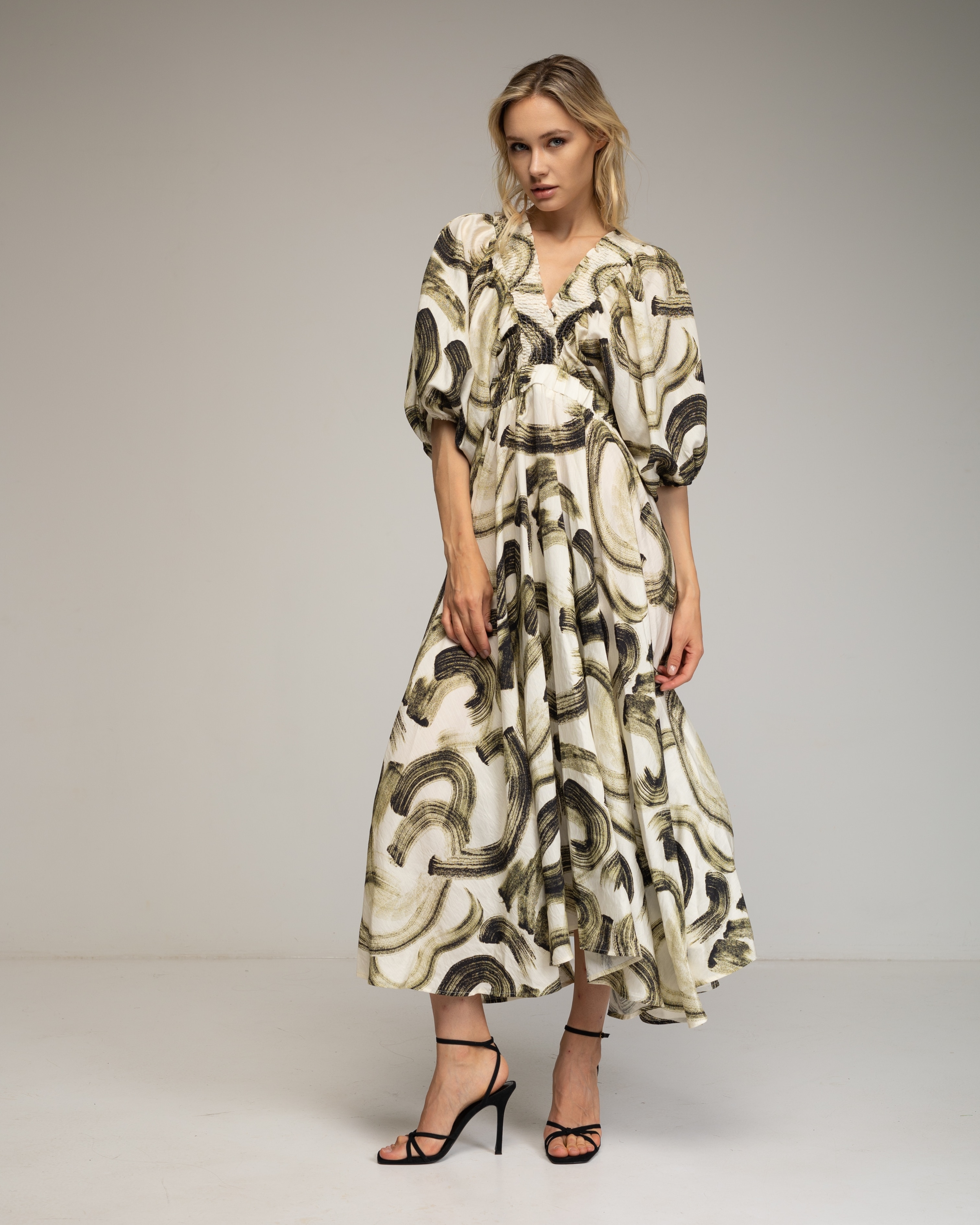 Tantra - Vestido maxi estampado de mangas abullonadas.
