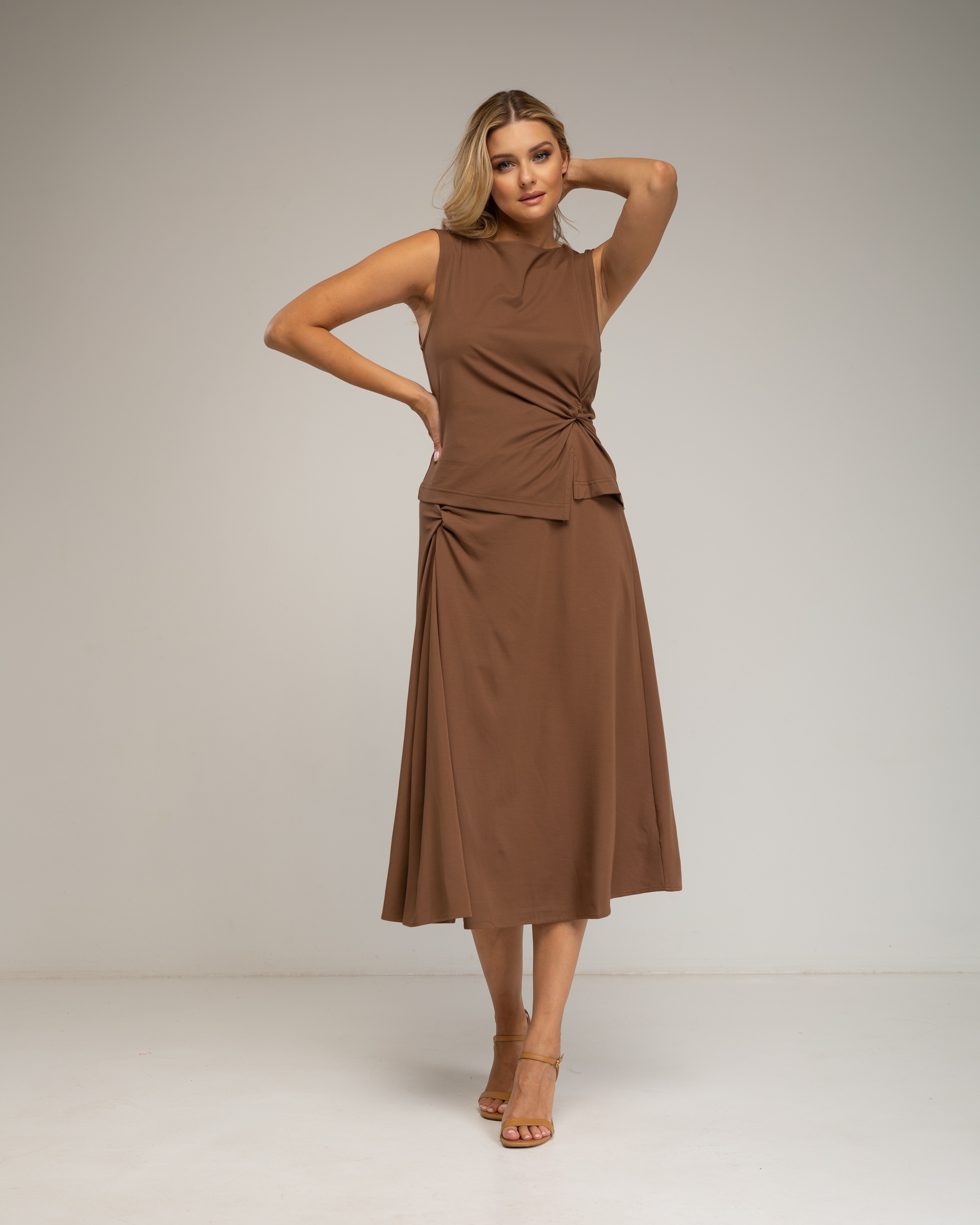 Tantra - Falda midi con pliegue.