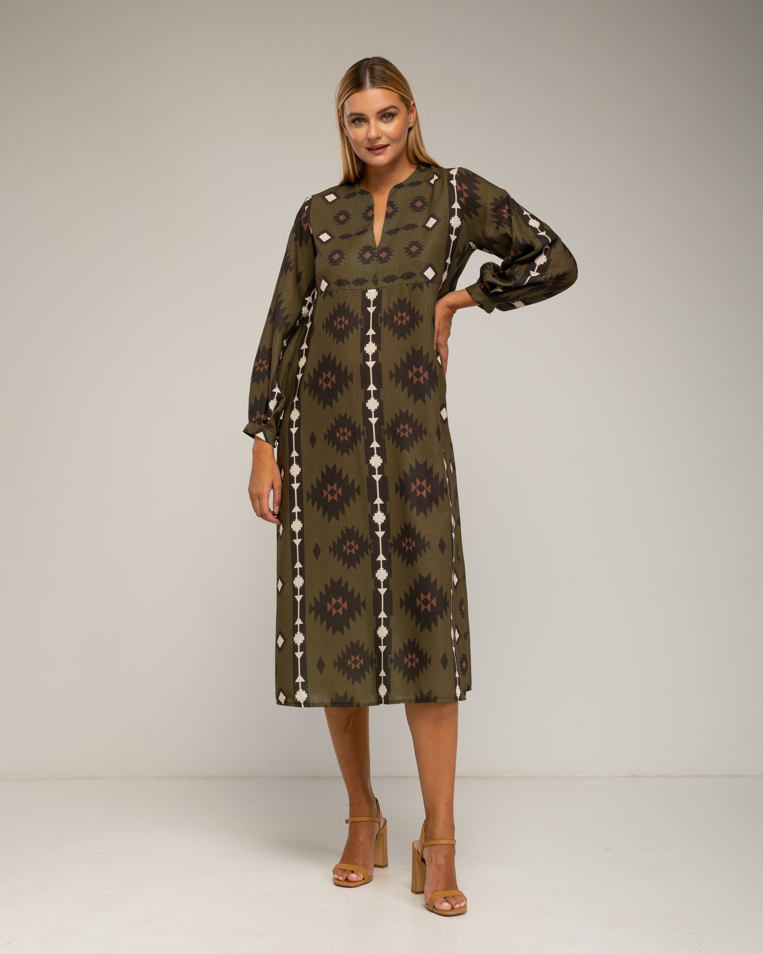 Vestido midi con lino, estampado etnico tipo túnica - Tantra - Verde militar Verde militar-1