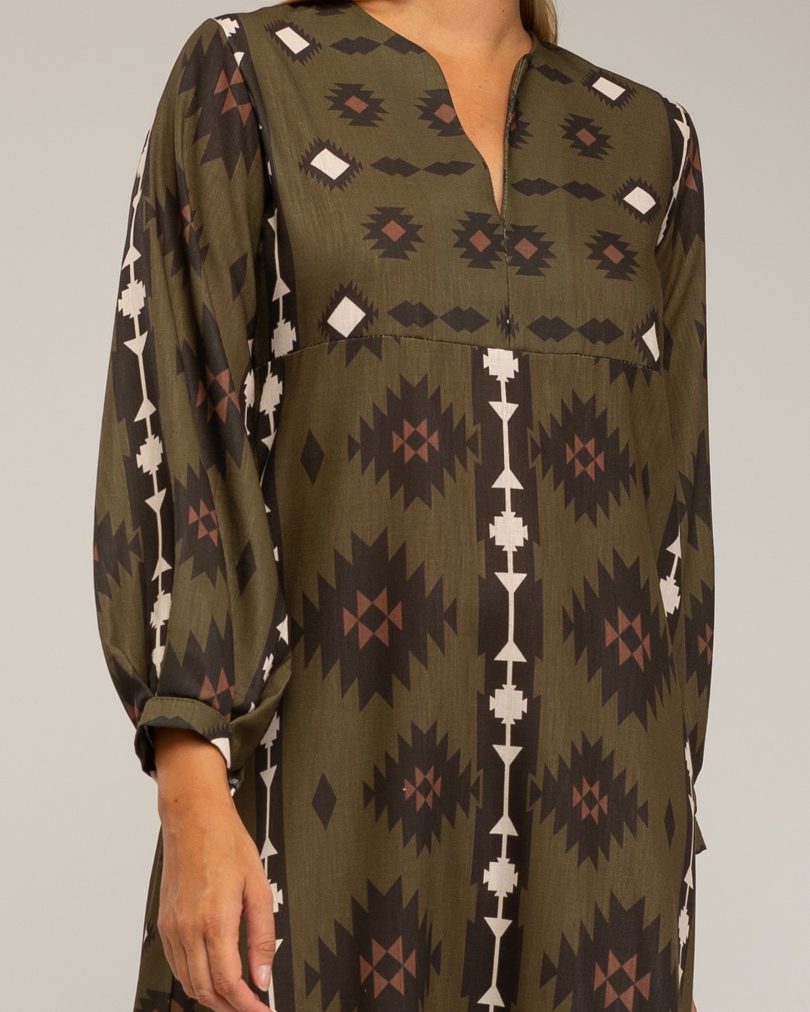 Vestido midi con lino, estampado etnico tipo túnica - Tantra - Verde militar Verde militar-4