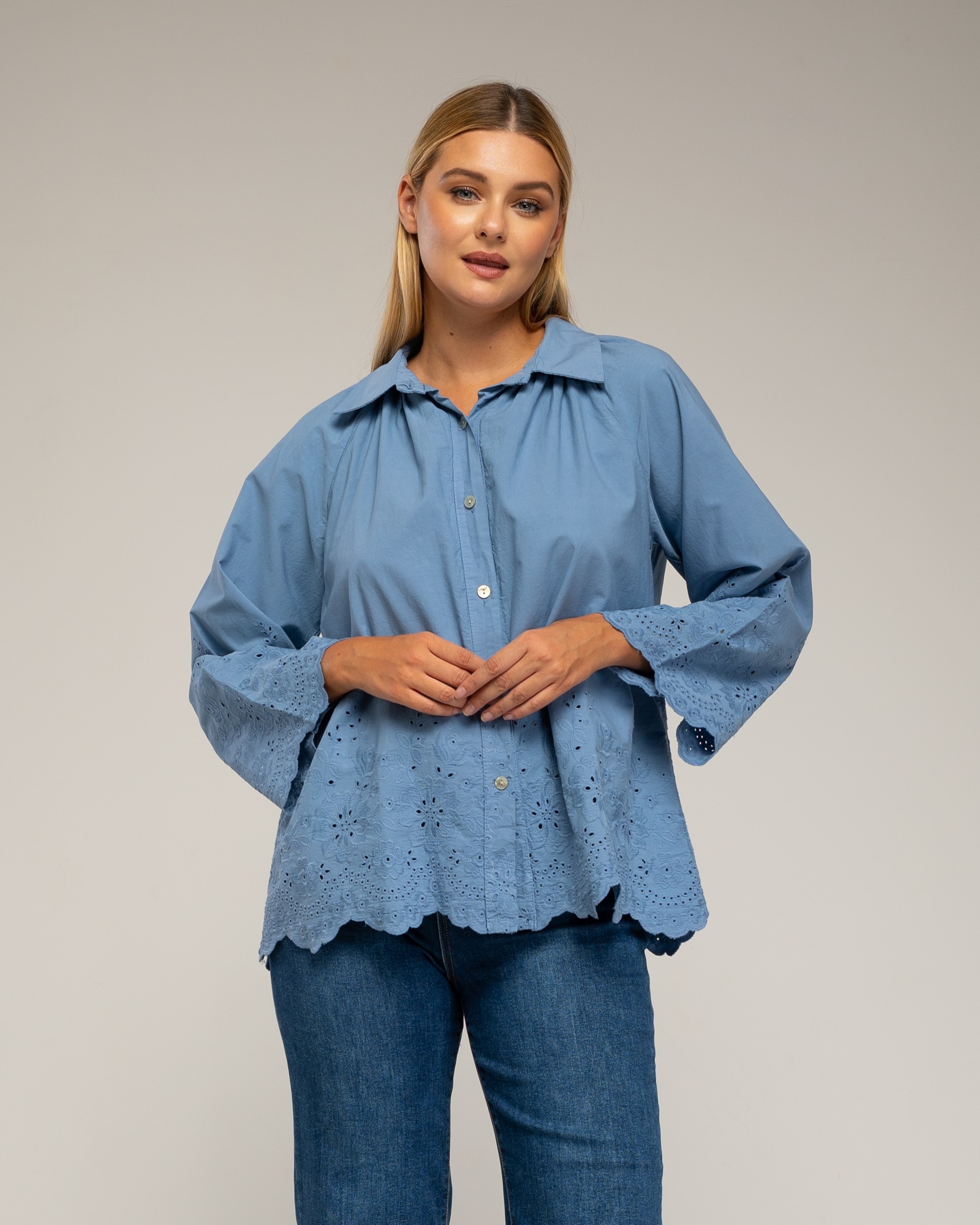Imagen 1 de Blusa de mujer ovesize con bordados - Tantra - Azul claro Azul claro