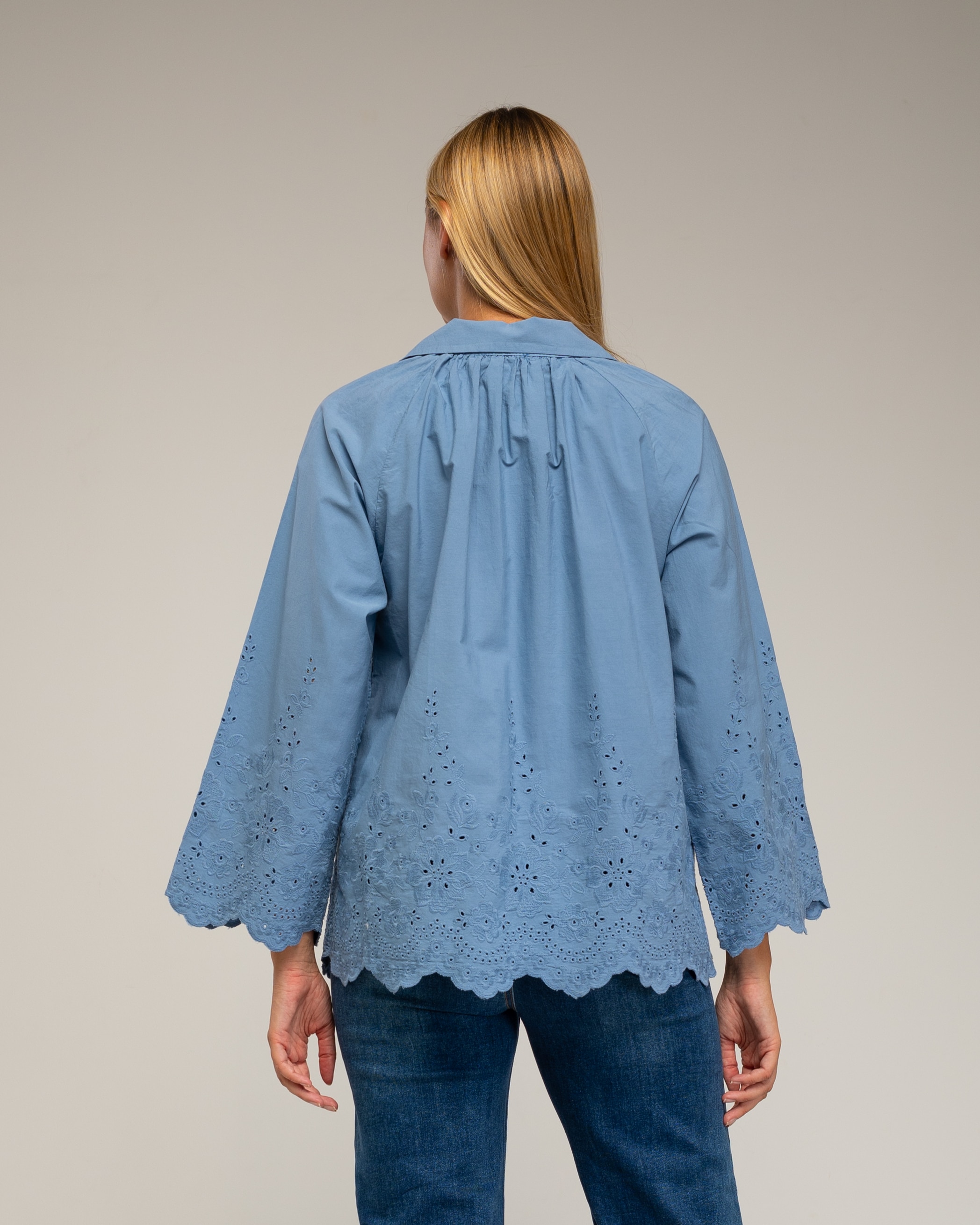Imagen 2 de Blusa de mujer ovesize con bordados - Tantra - Azul claro Azul claro