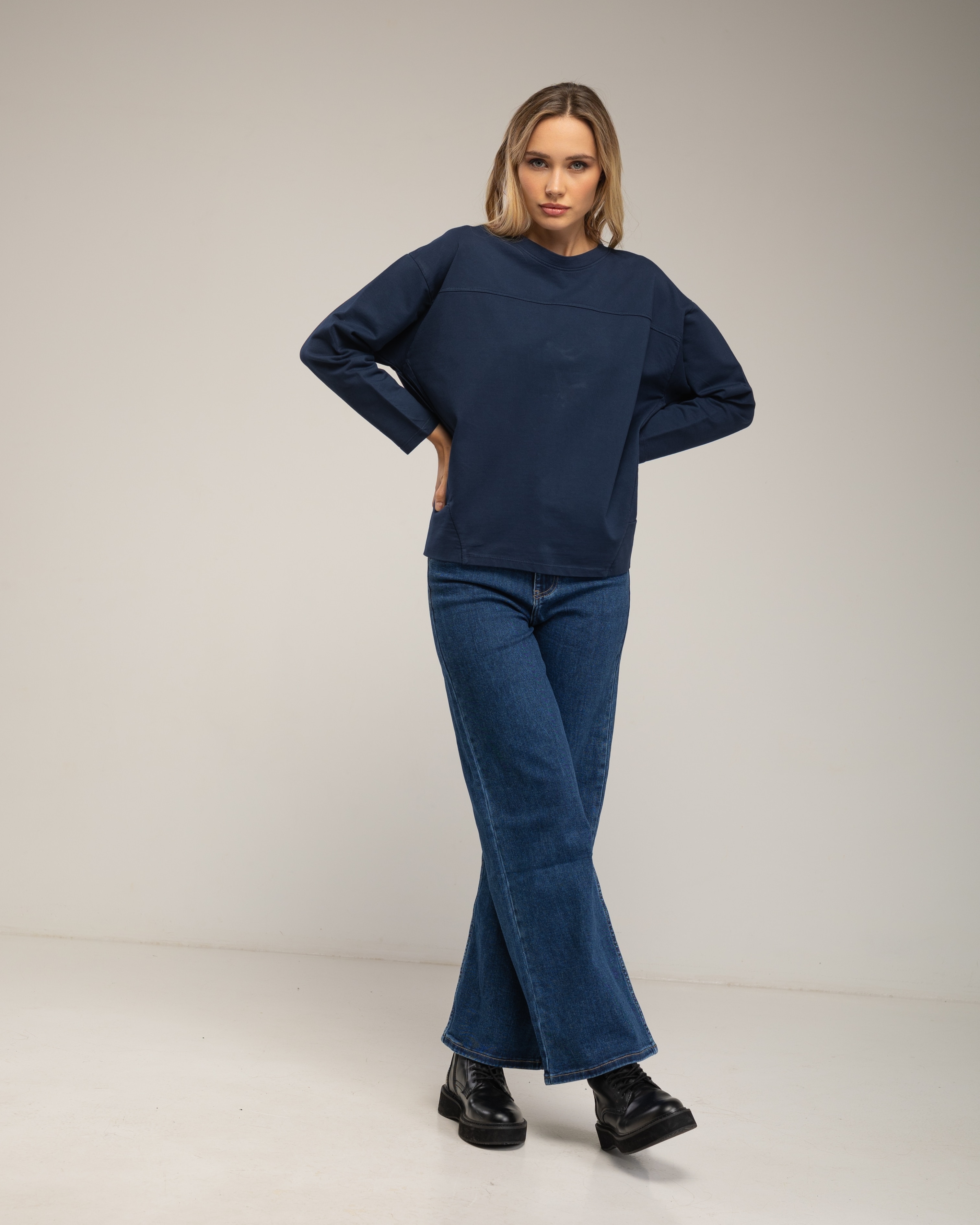 Camiseta oversize con cortes transversales y verticales - Tantra - Azul marino Azul marino-4
