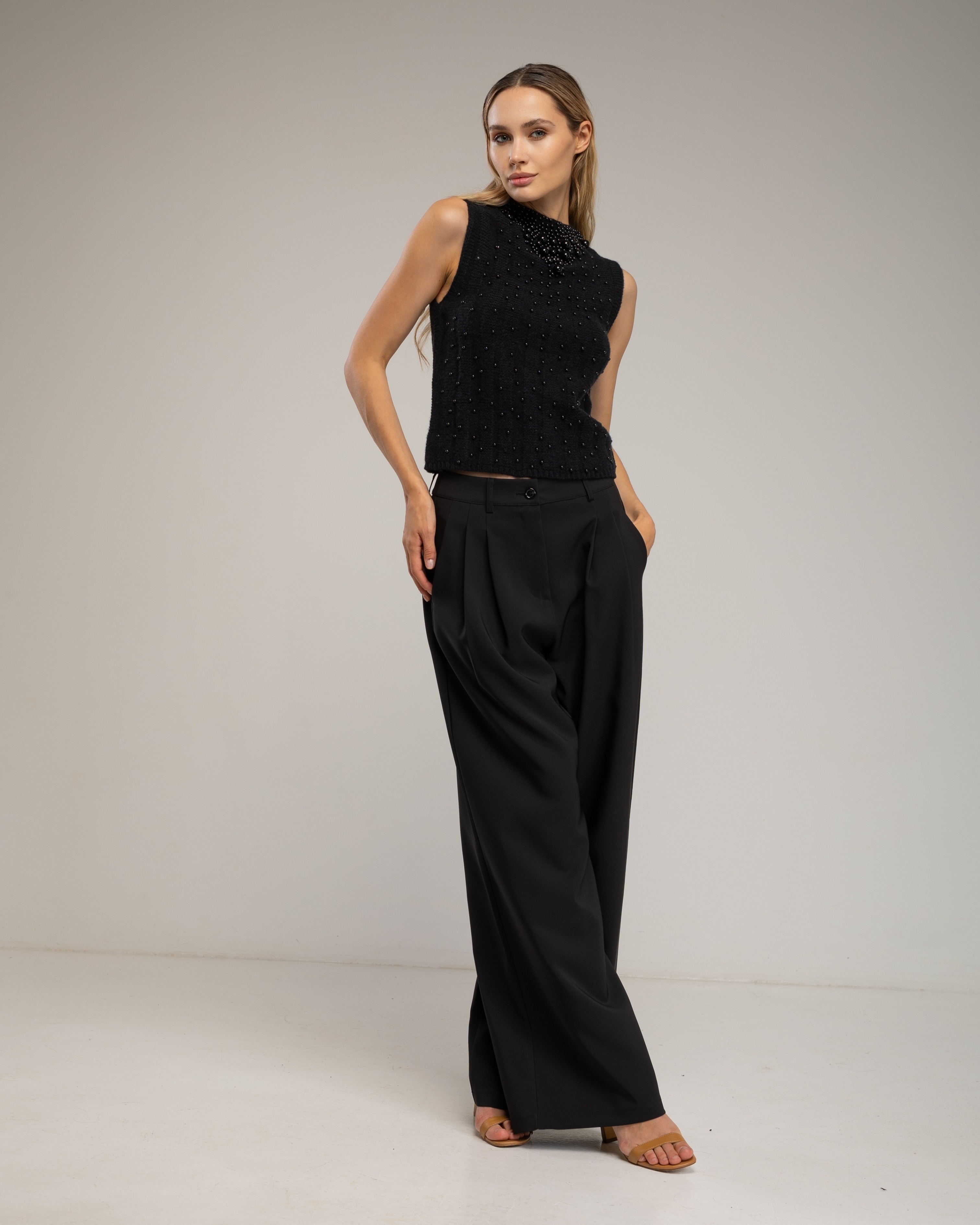 Tantra - Pantalón de mujer de vestir amplio con pinzas.