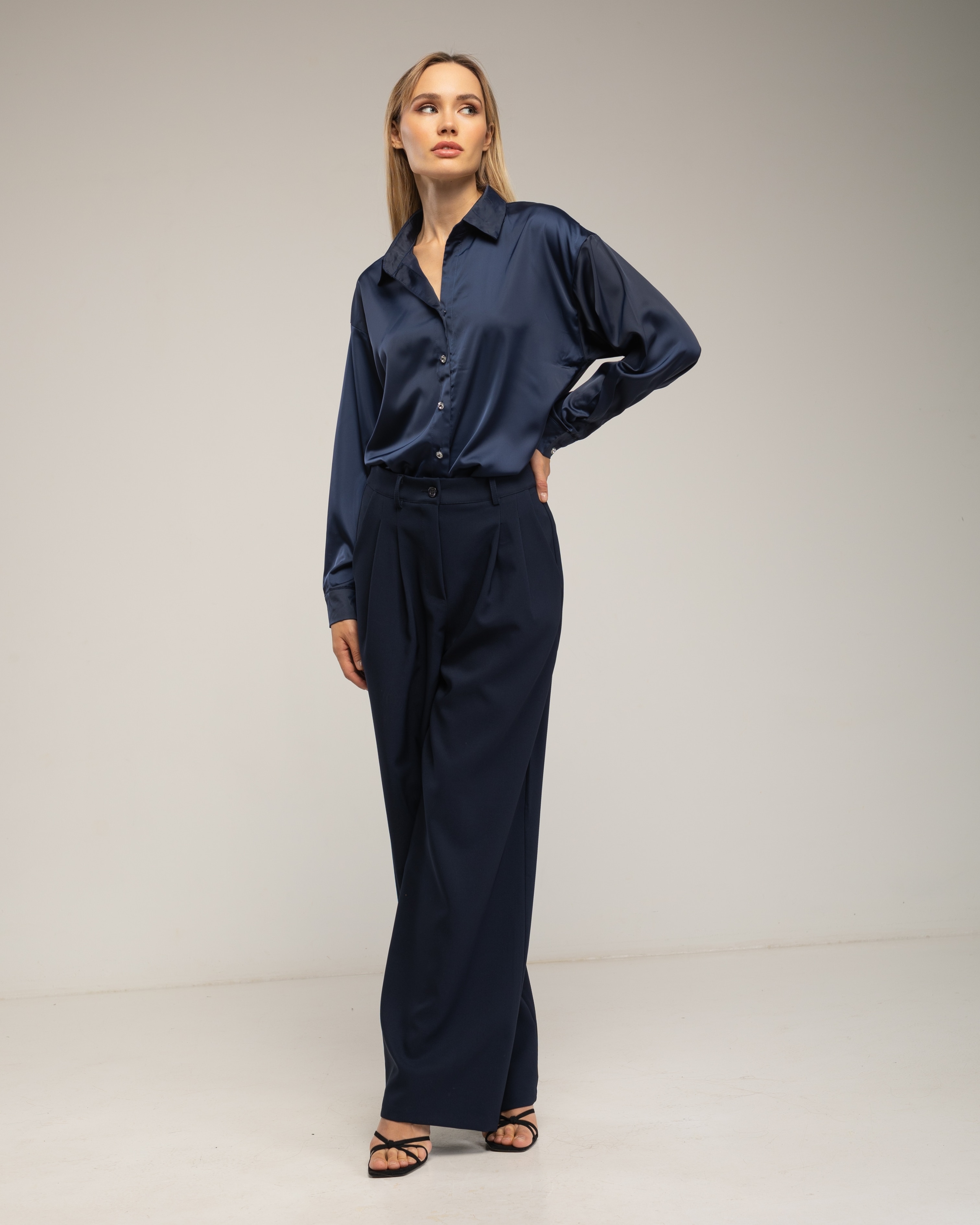 Pantalón de mujer de vestir amplio con pinzas - Tantra - Azul marino Azul marino-1