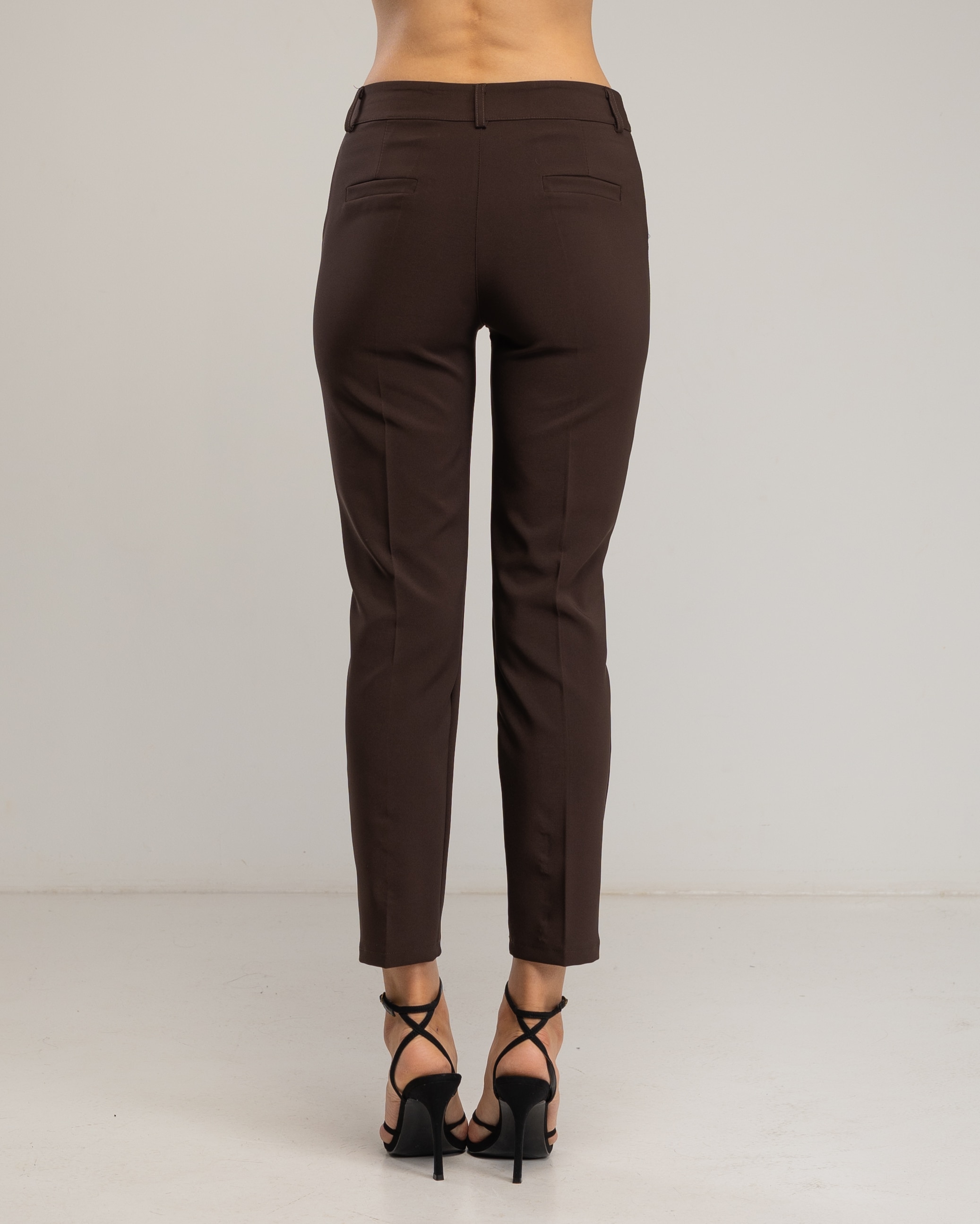 Pantalón de mujer de vestir de corte recto, entallado - Tantra - Marrón oscuro Marrón oscuro-2
