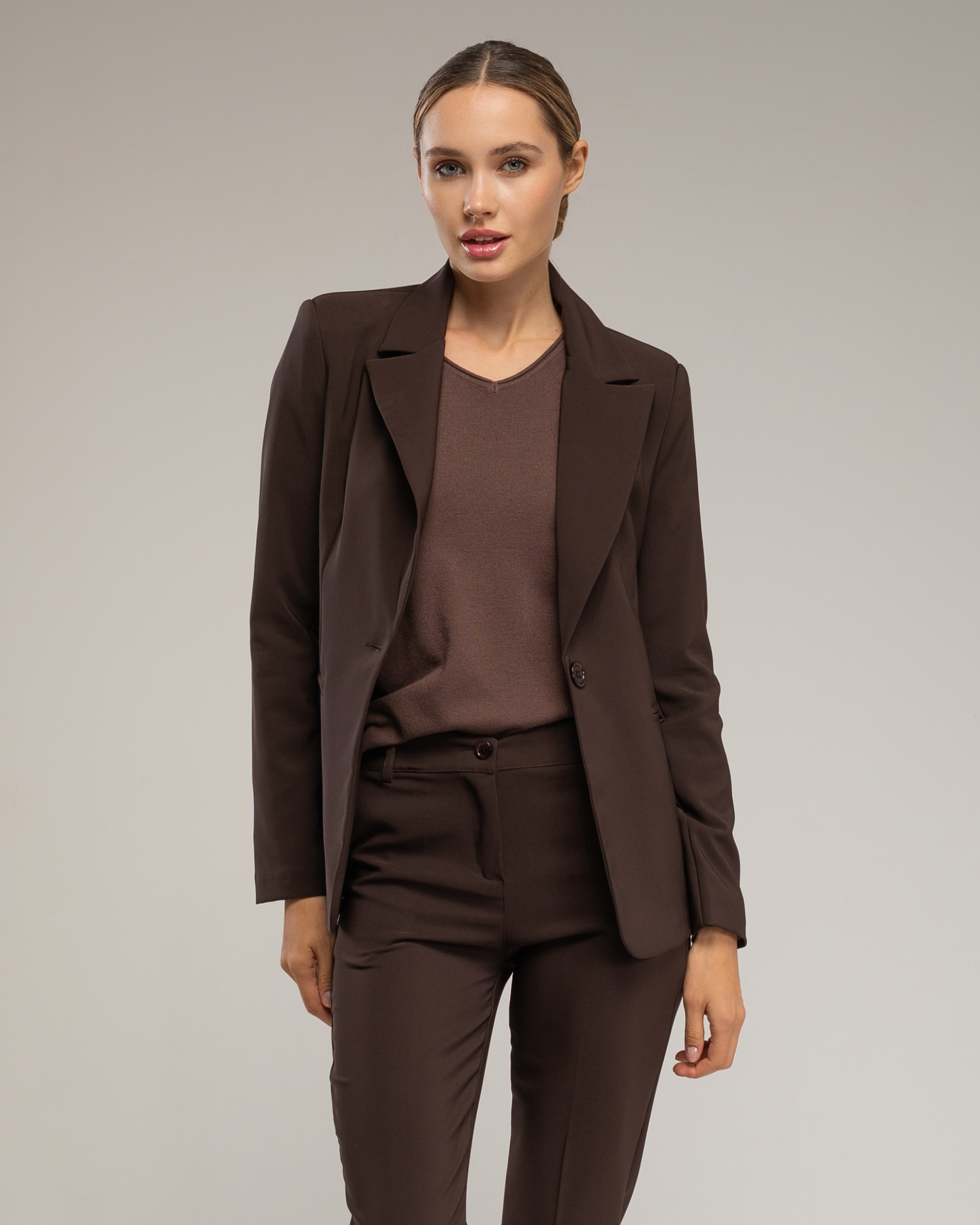 Tantra - Chaqueta de mujer entallada con solapas.