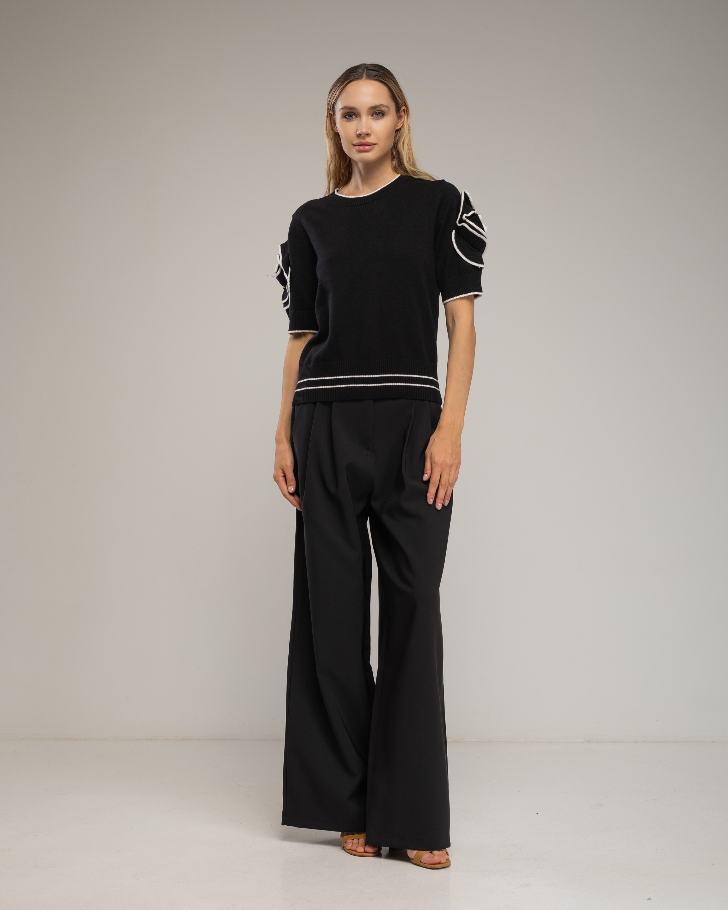 Jersey de mujer ¡manga corta con flor en las mangas - Tantra - Negro Negro-4