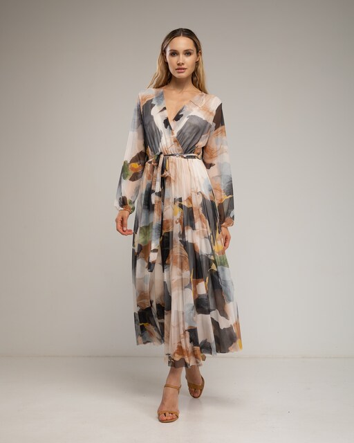 Imagen 0 de Vestido midi de tul estampado de flores con cuello en pico