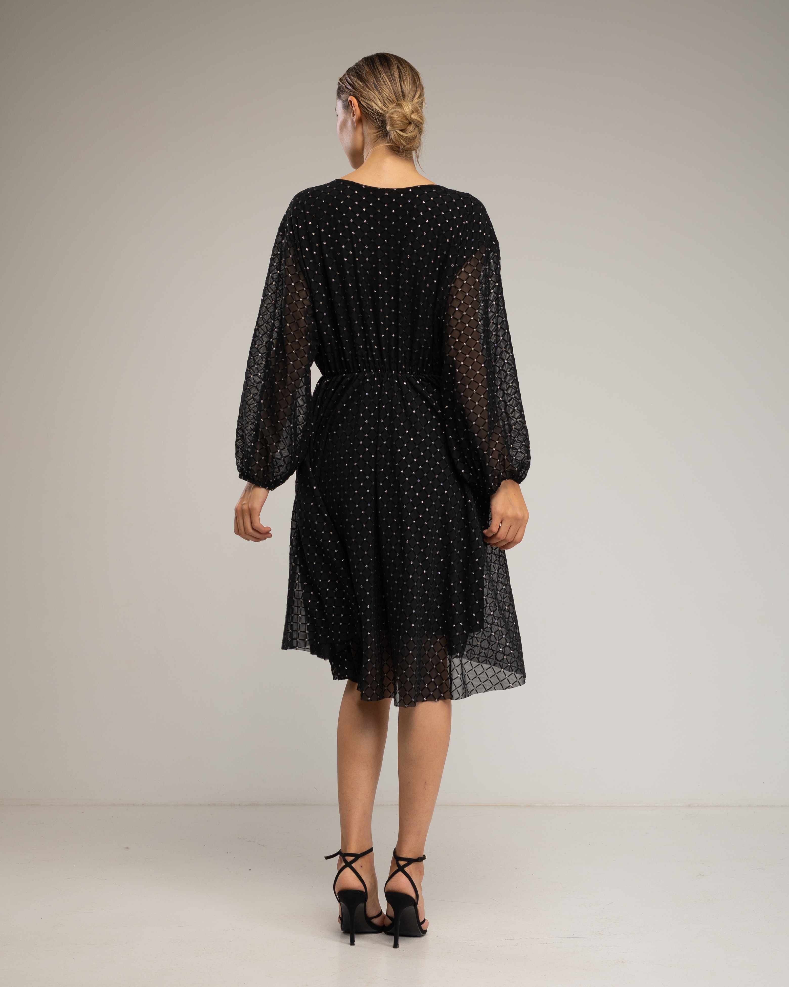 Imagen 3 de Vestido con textura de cuadros y detalles de strass, cuello pico - Tantra - Negro Negro