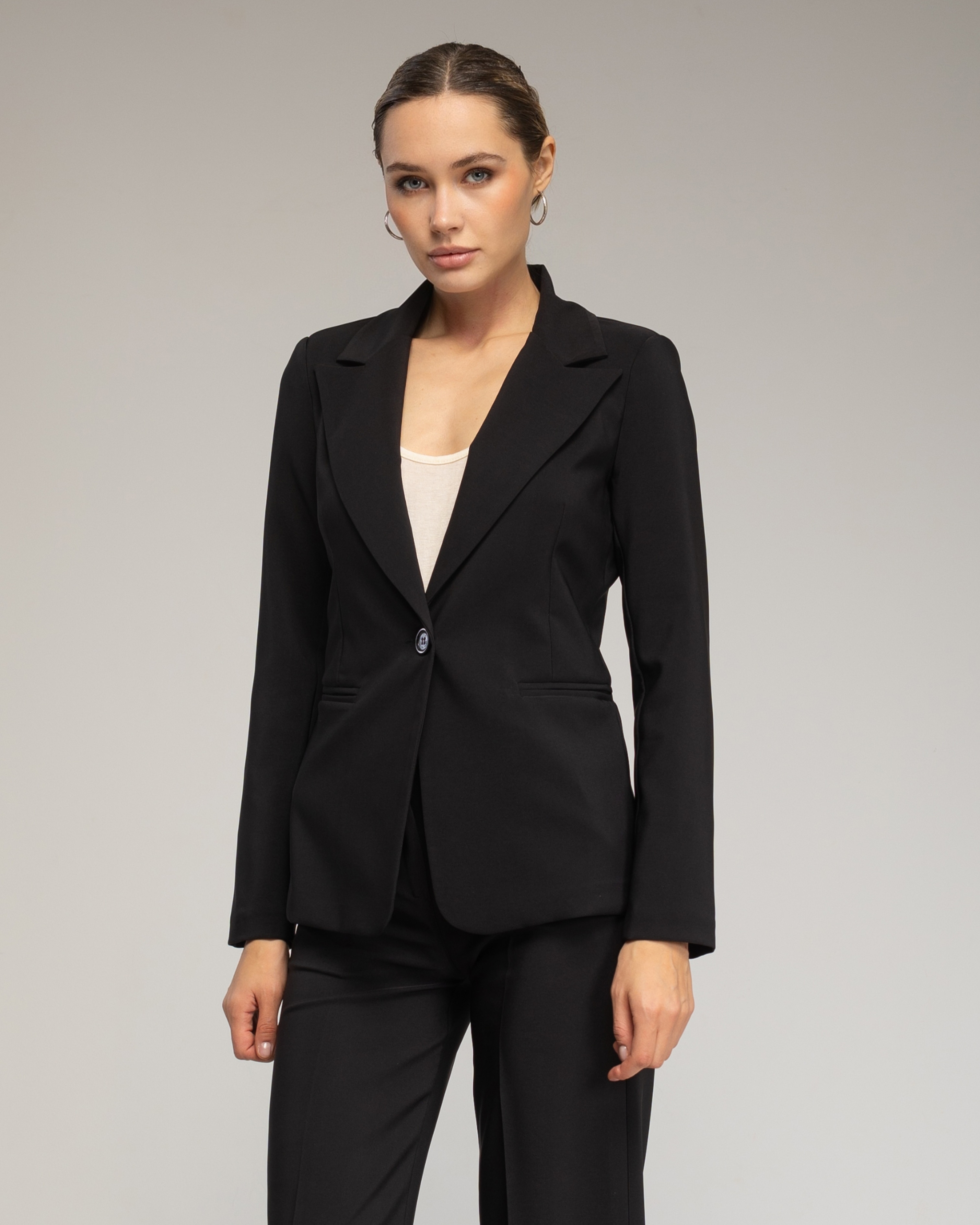 Chaqueta de mujer entallada con solapas - Tantra - Negro Negro-1