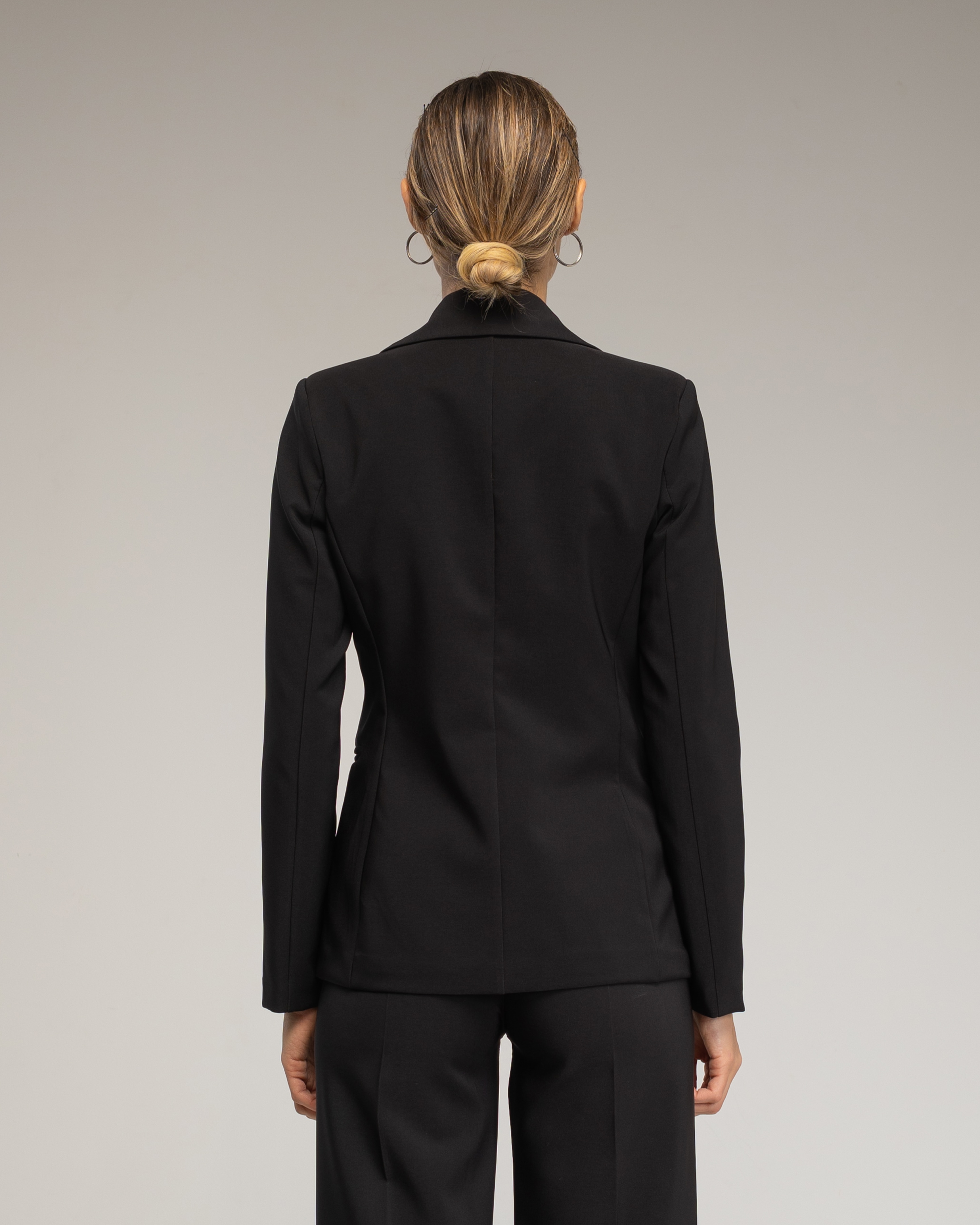 Chaqueta de mujer entallada con solapas - Tantra - Negro Negro-3
