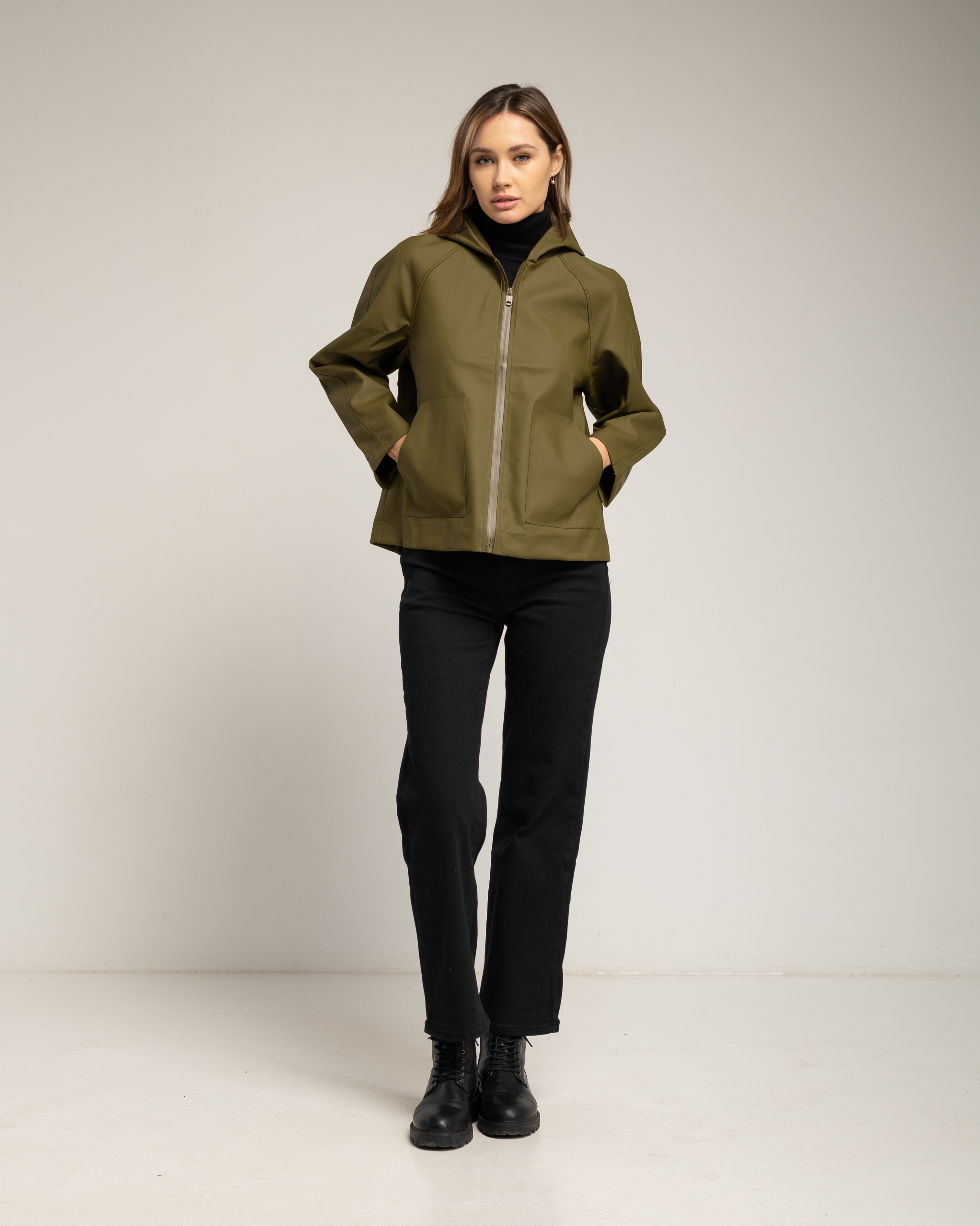 Chaqueta de mujer impermeable con capucha - Tantra - Verde militar Verde militar-4