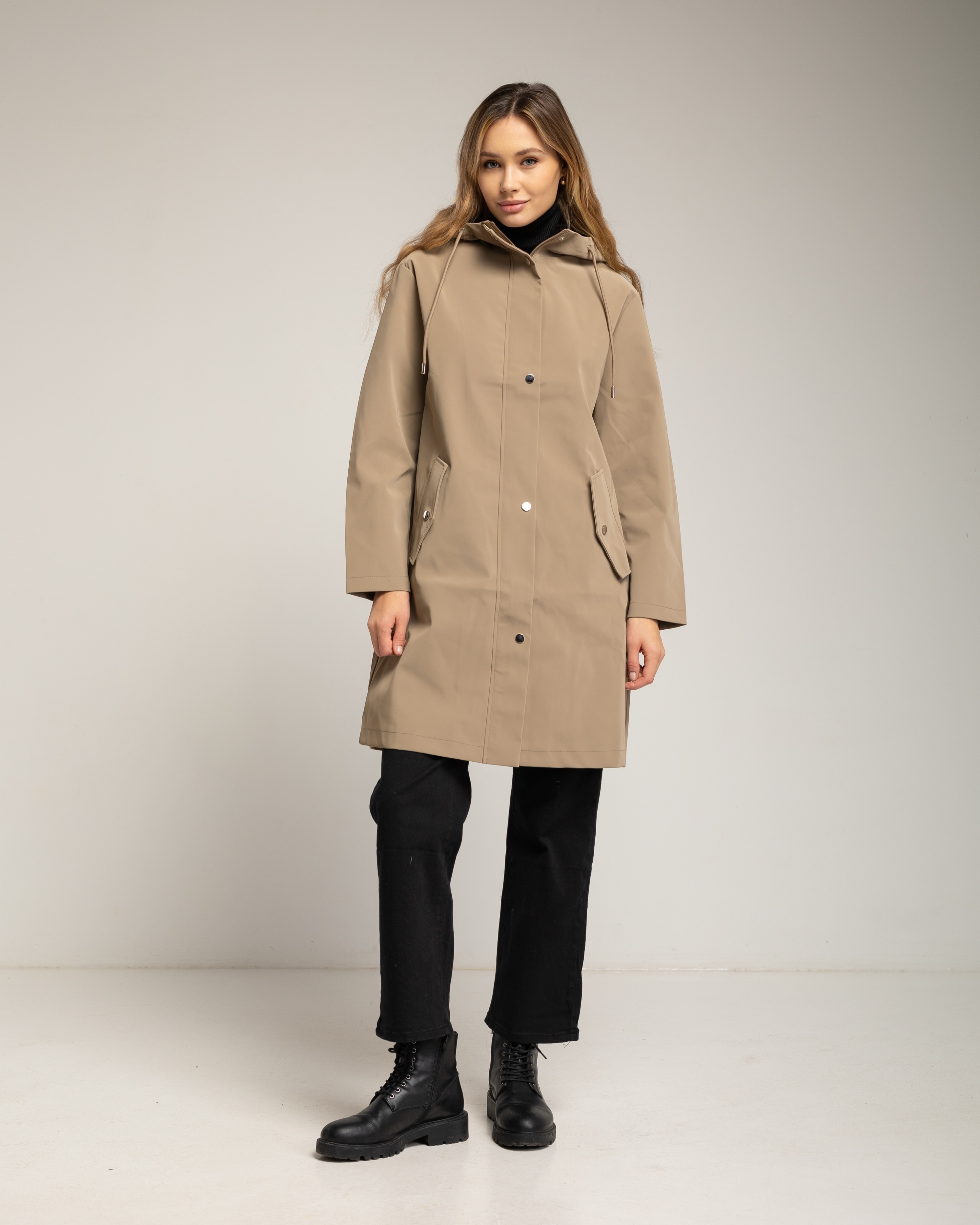Tantra - Abrigo de mujer impermeable con capucha.