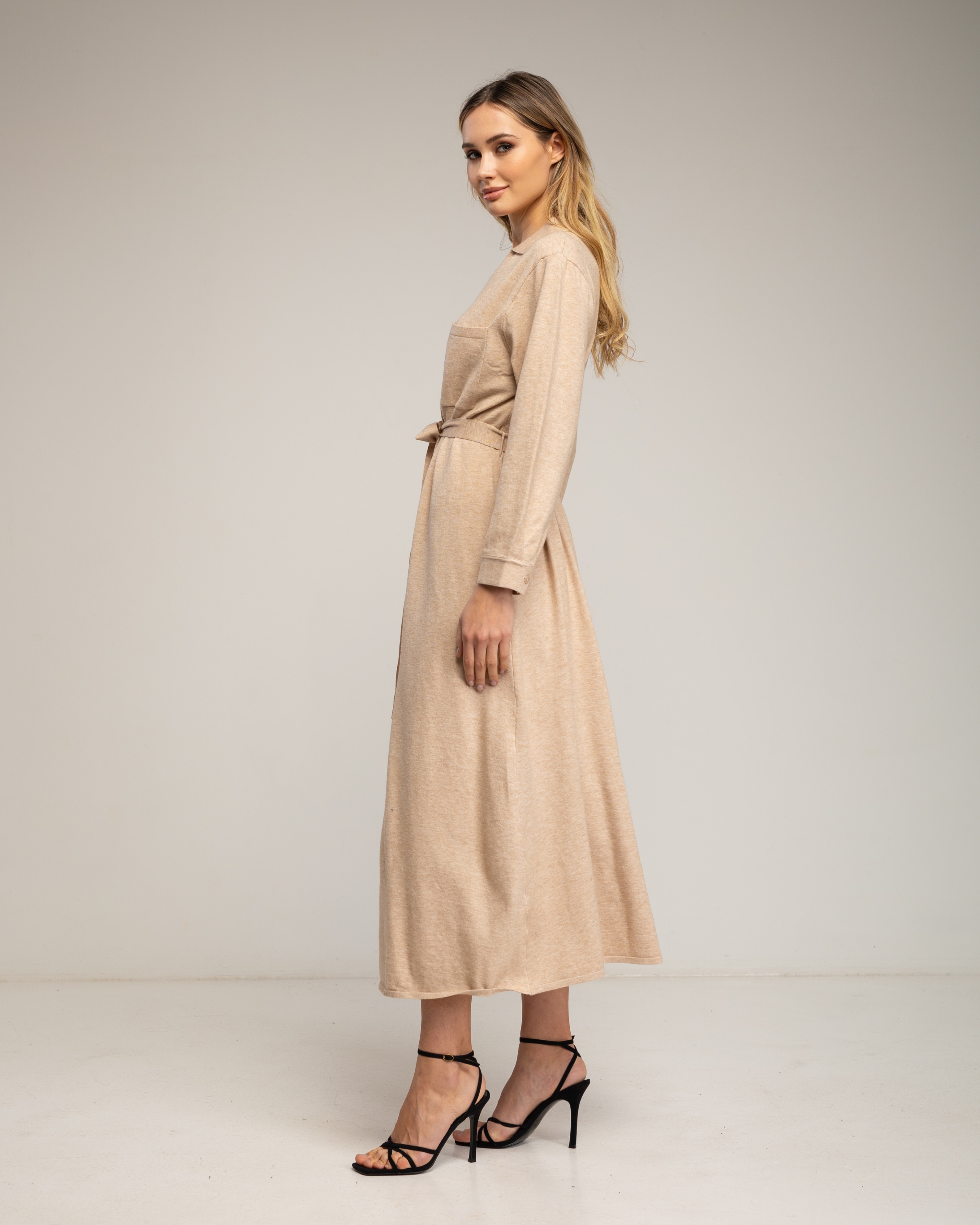 Vestido camisero de punto largo con bolsillos en el pecho y cinturon - Tantra - Beige Beige-2
