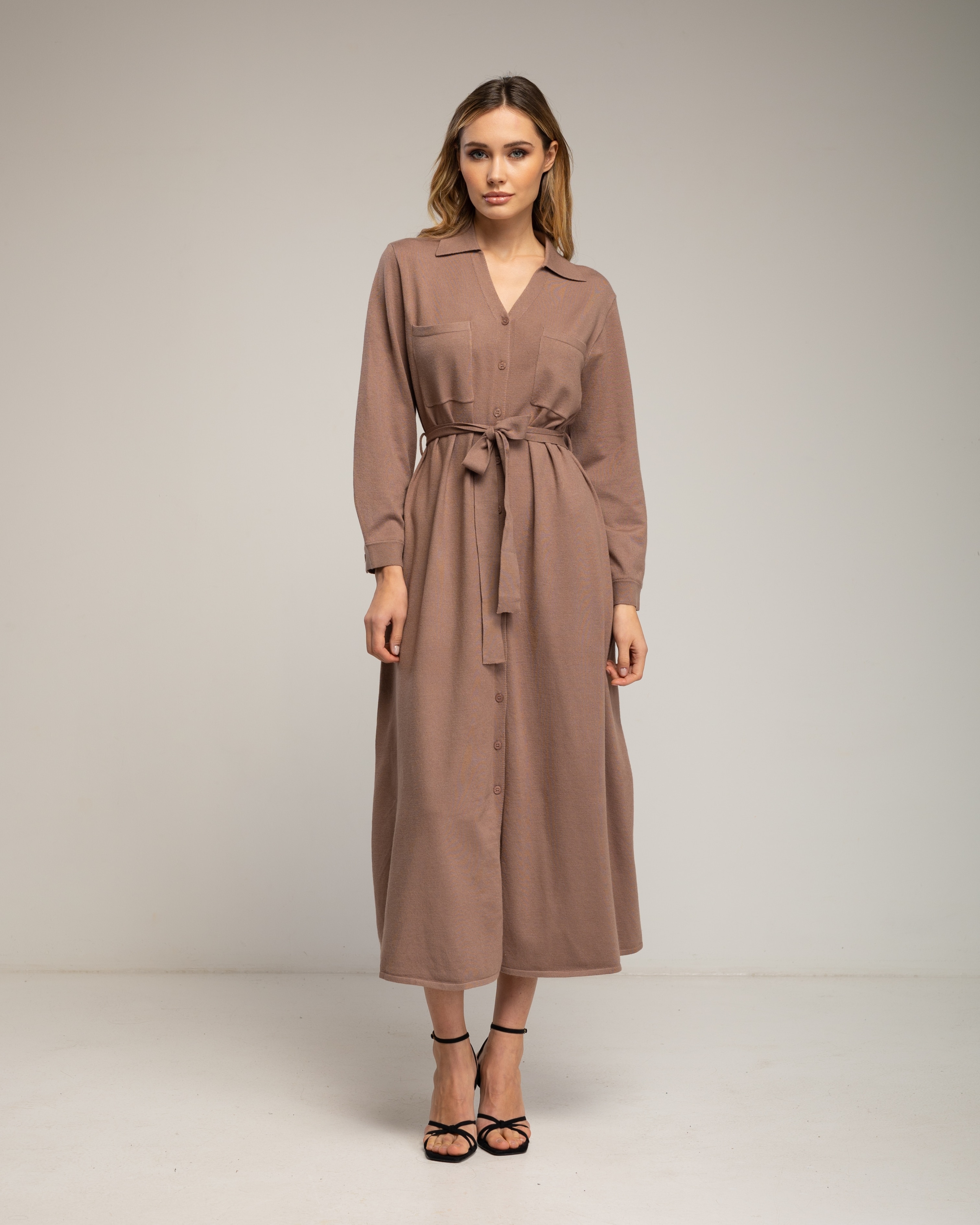 Vestido camisero de punto largo con bolsillos en el pecho y cinturon - Tantra - Marrón Marrón-2
