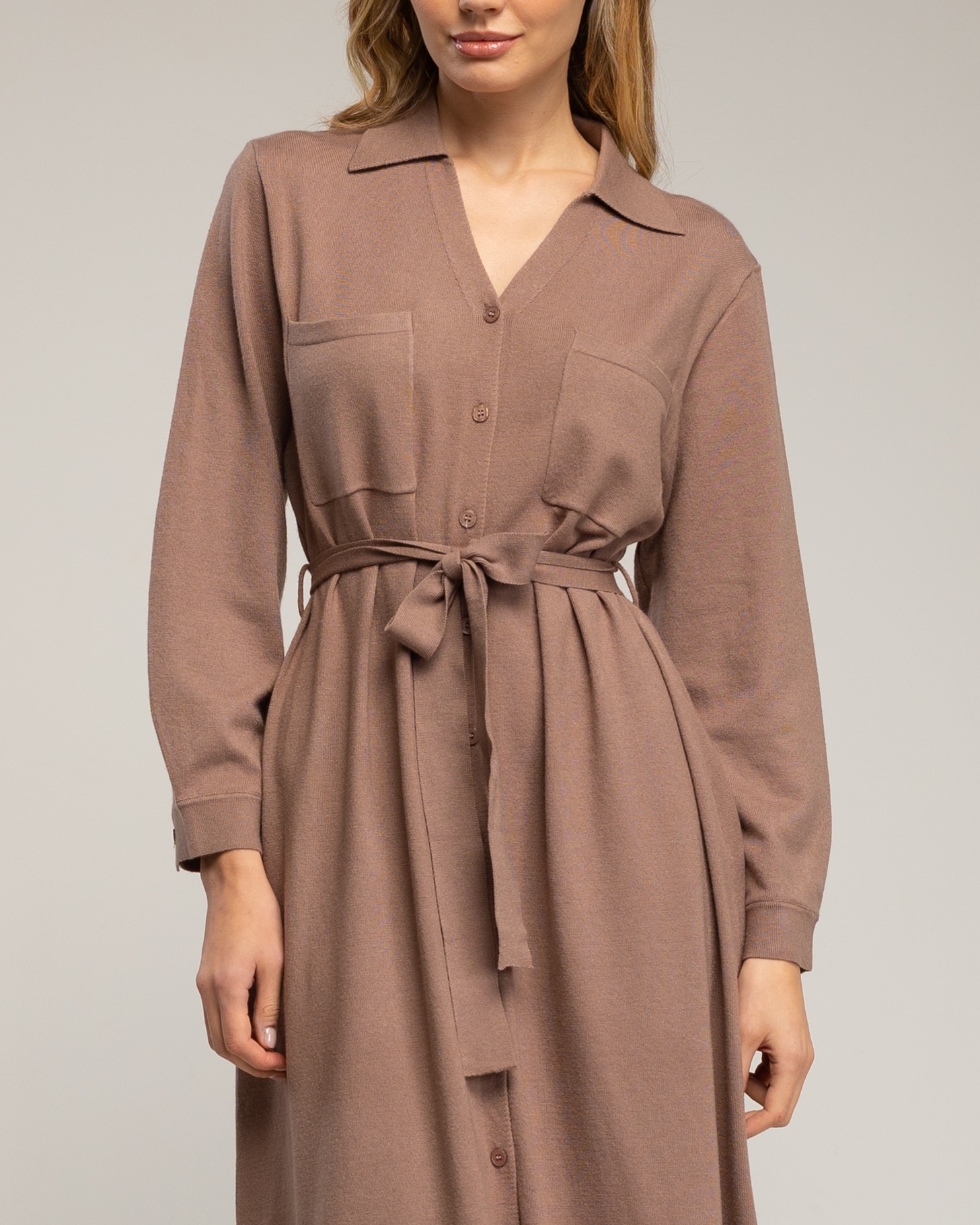 Vestido camisero de punto largo con bolsillos en el pecho y cinturon - Tantra - Marrón Marrón-4