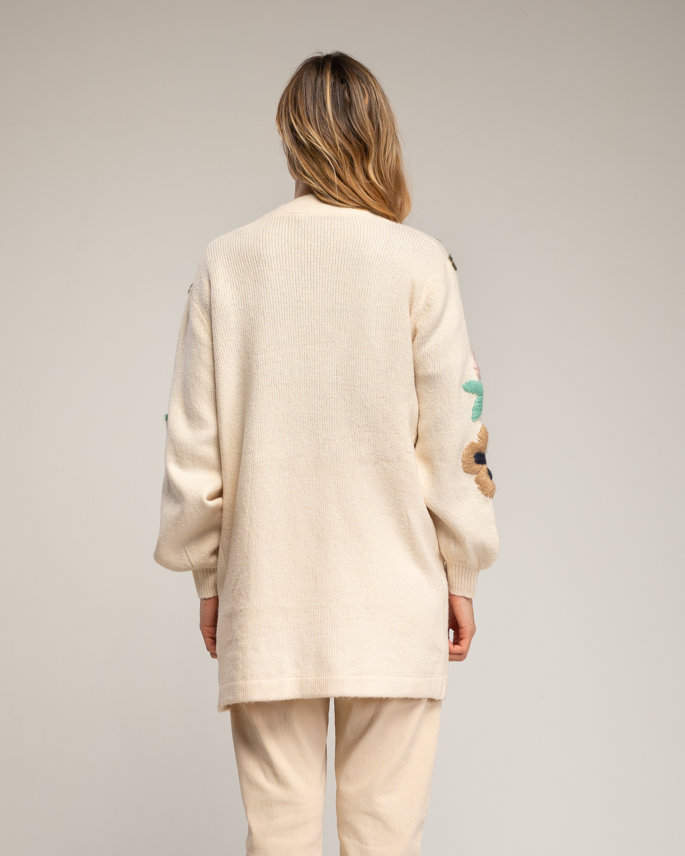 Cárdigan de mujer larga de punto con flores bordadas - Tantra - Beige Beige-2