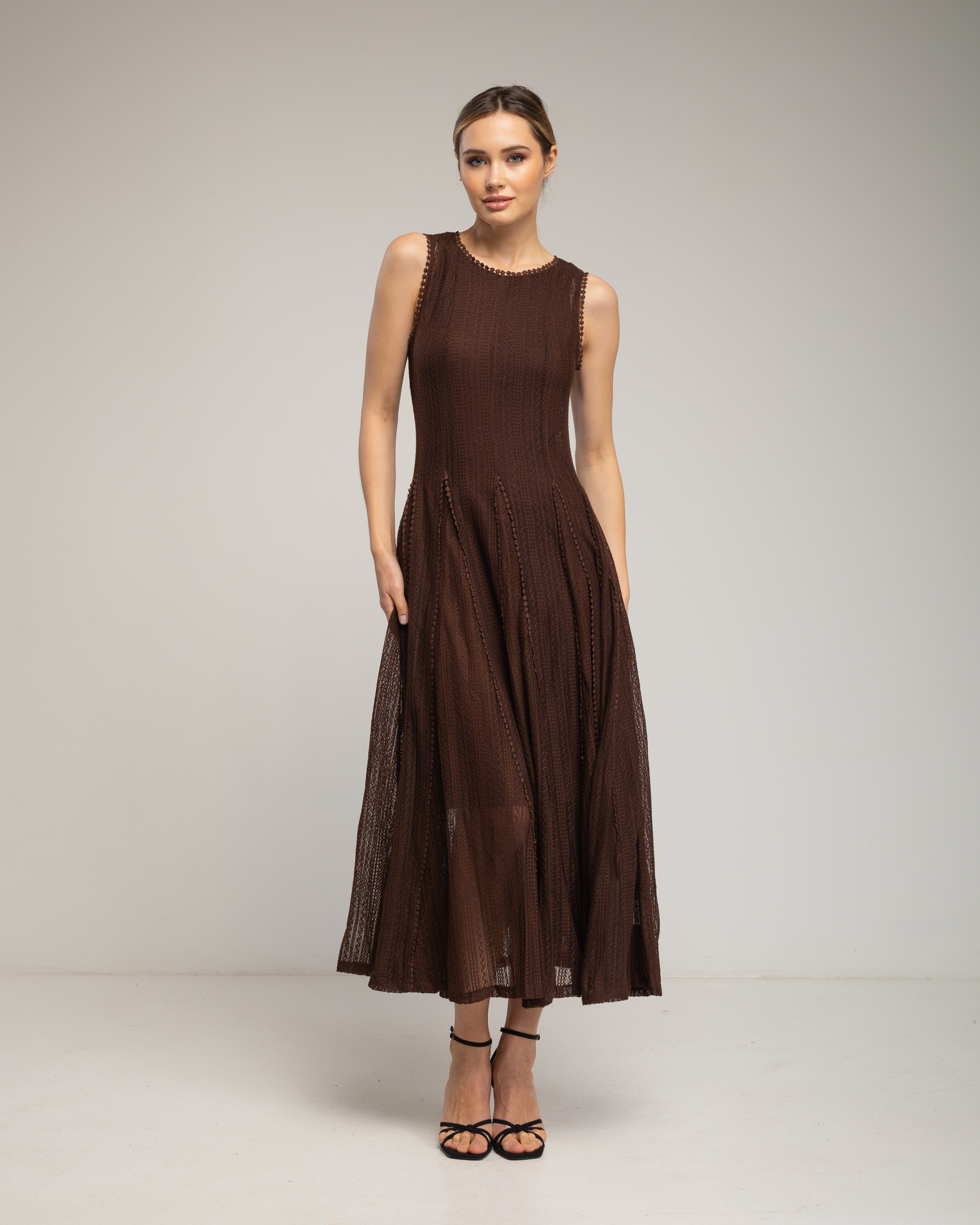 Vestido midi con algodón sin mangas de encaje con textura - Tantra - Marrón oscuro Marrón oscuro-1