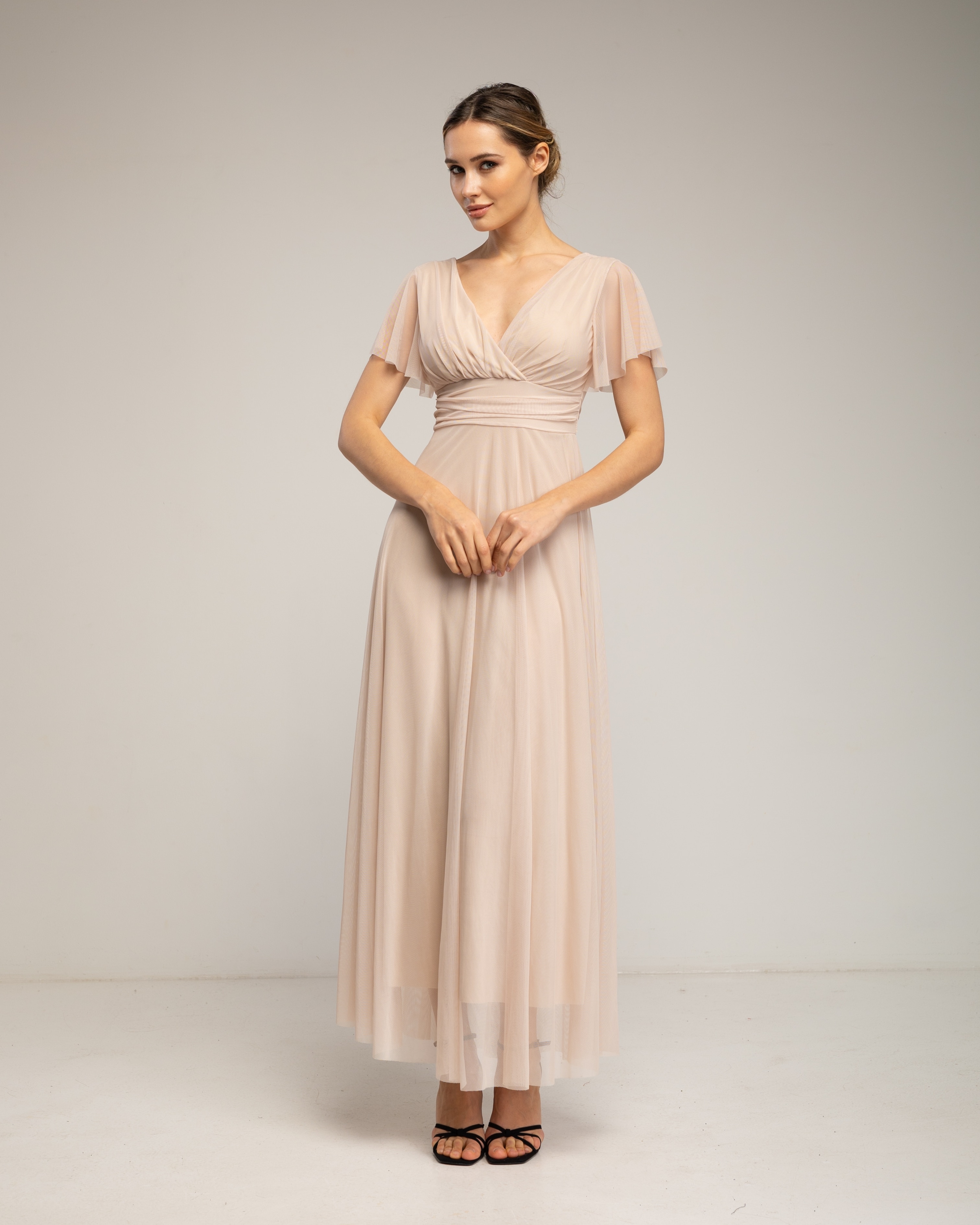 Tantra - Vestido de tul largo con un pequeña manga.