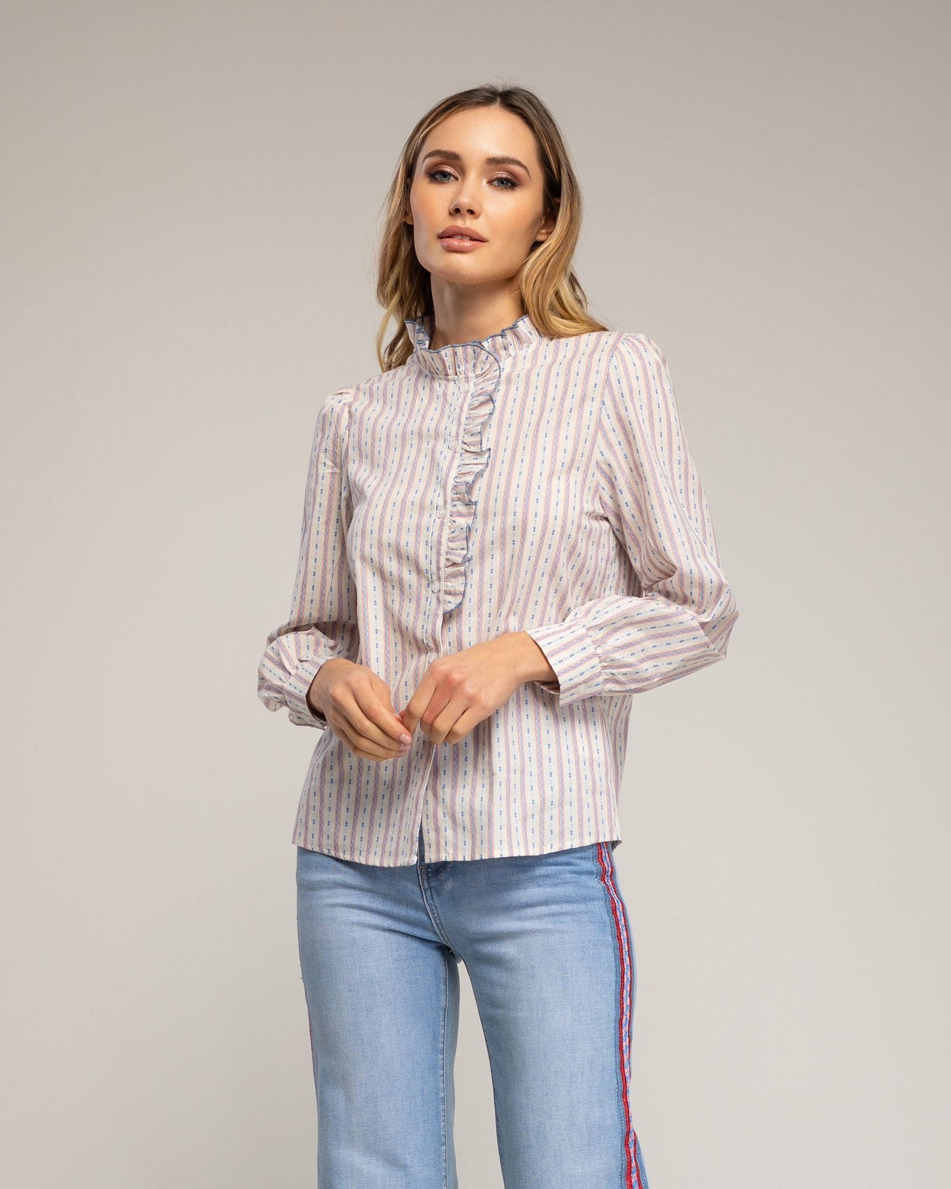 Tantra - Camisa de mujer de algodón con detalle de volantes y rayas.