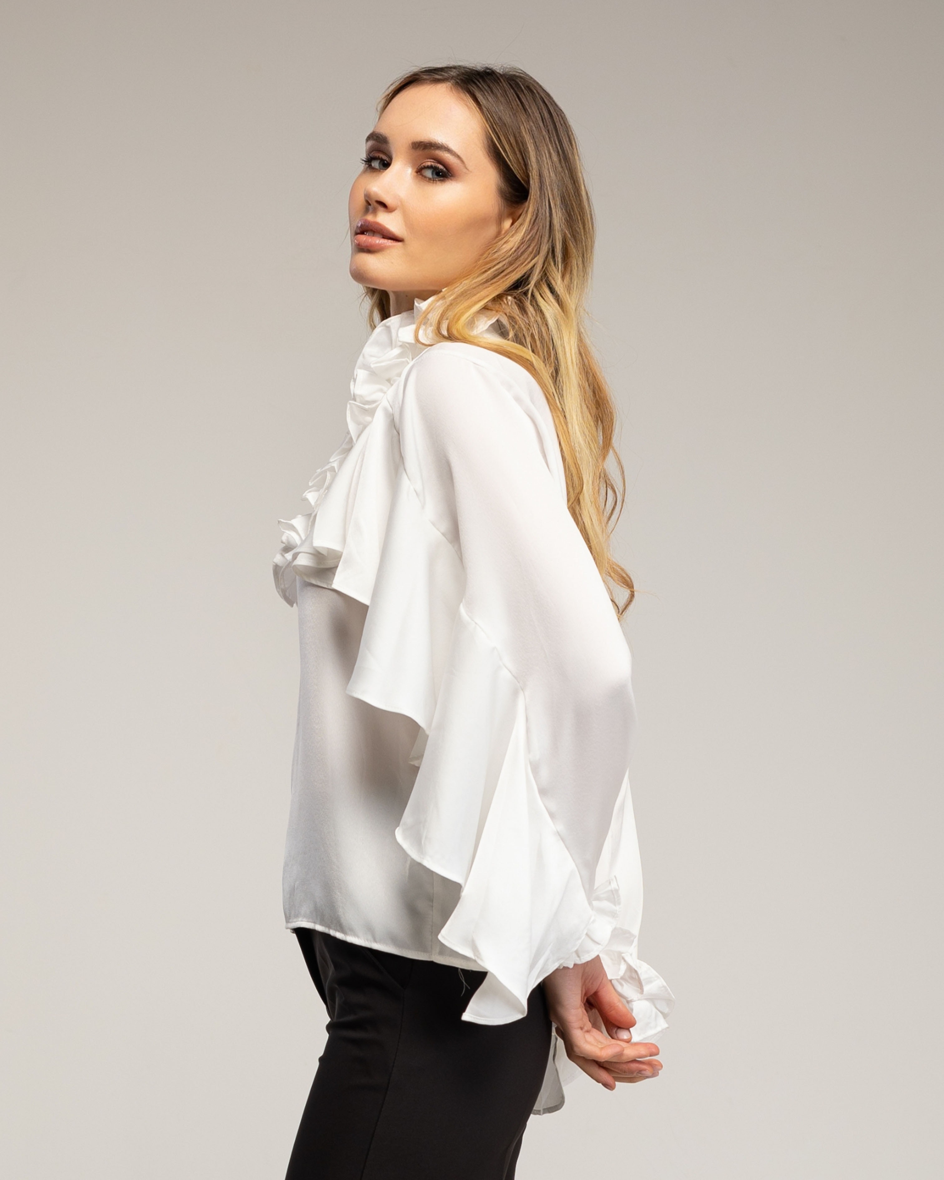 Blusa de mujer de raso con volantes en el cuello y puños - Tantra - Blanco Blanco-3