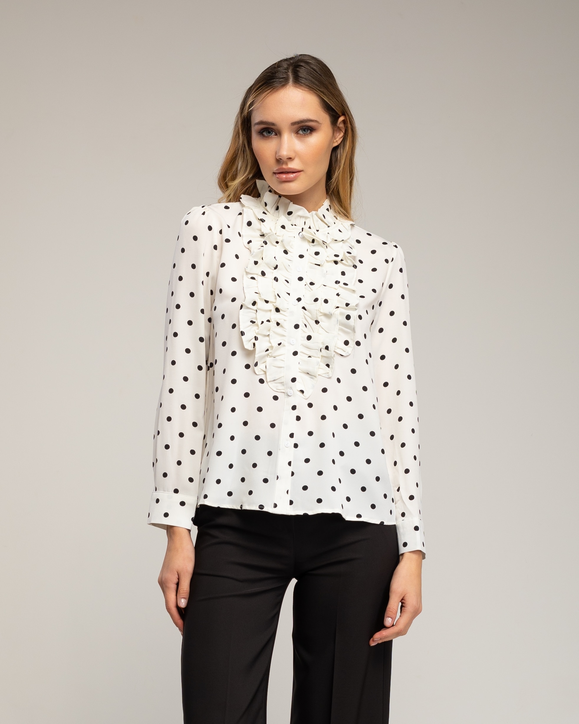 Blusa de mujer lunares con volantes en el pecho - Tantra - Blanco Blanco-1