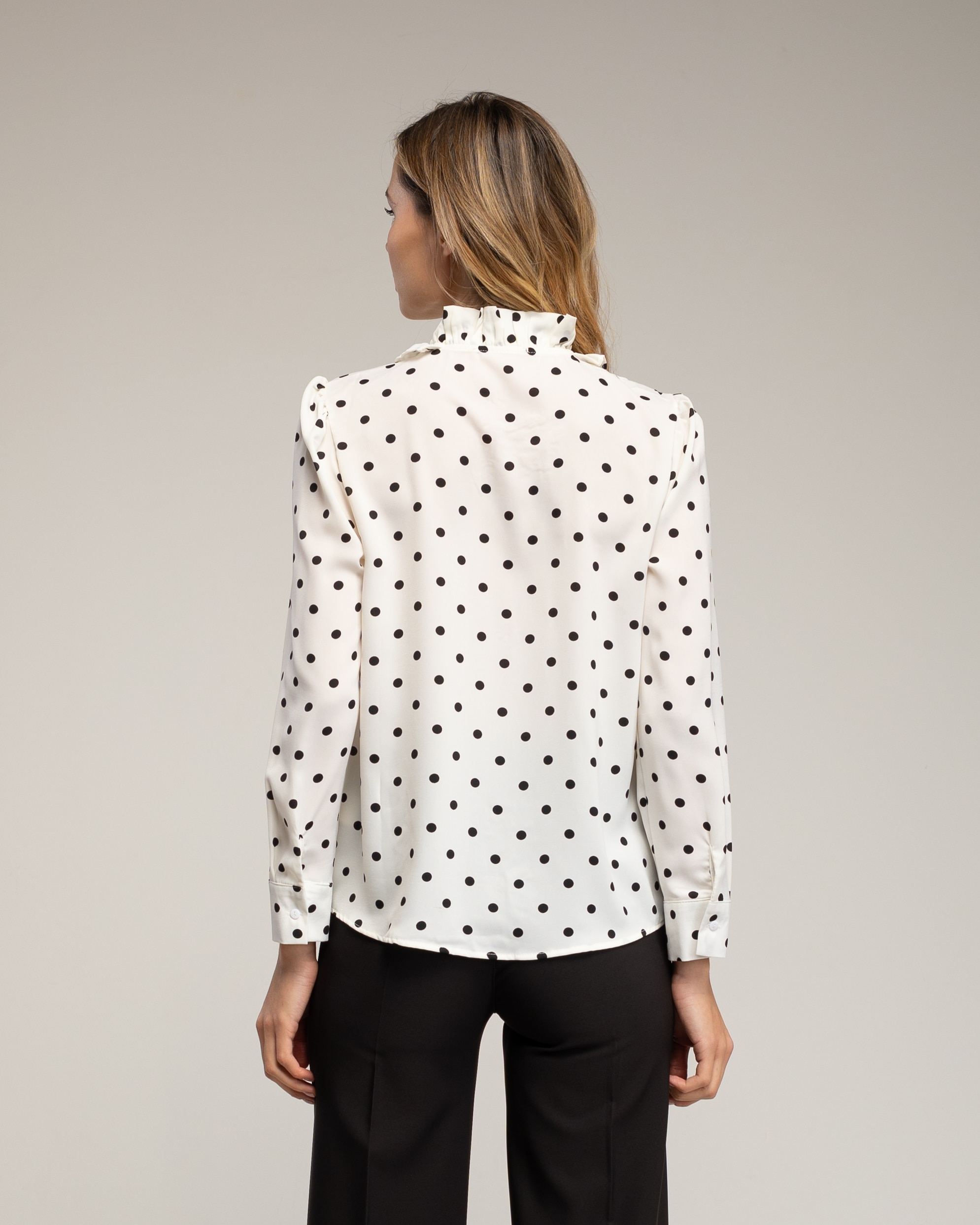 Blusa de mujer lunares con volantes en el pecho - Tantra - Blanco Blanco-2