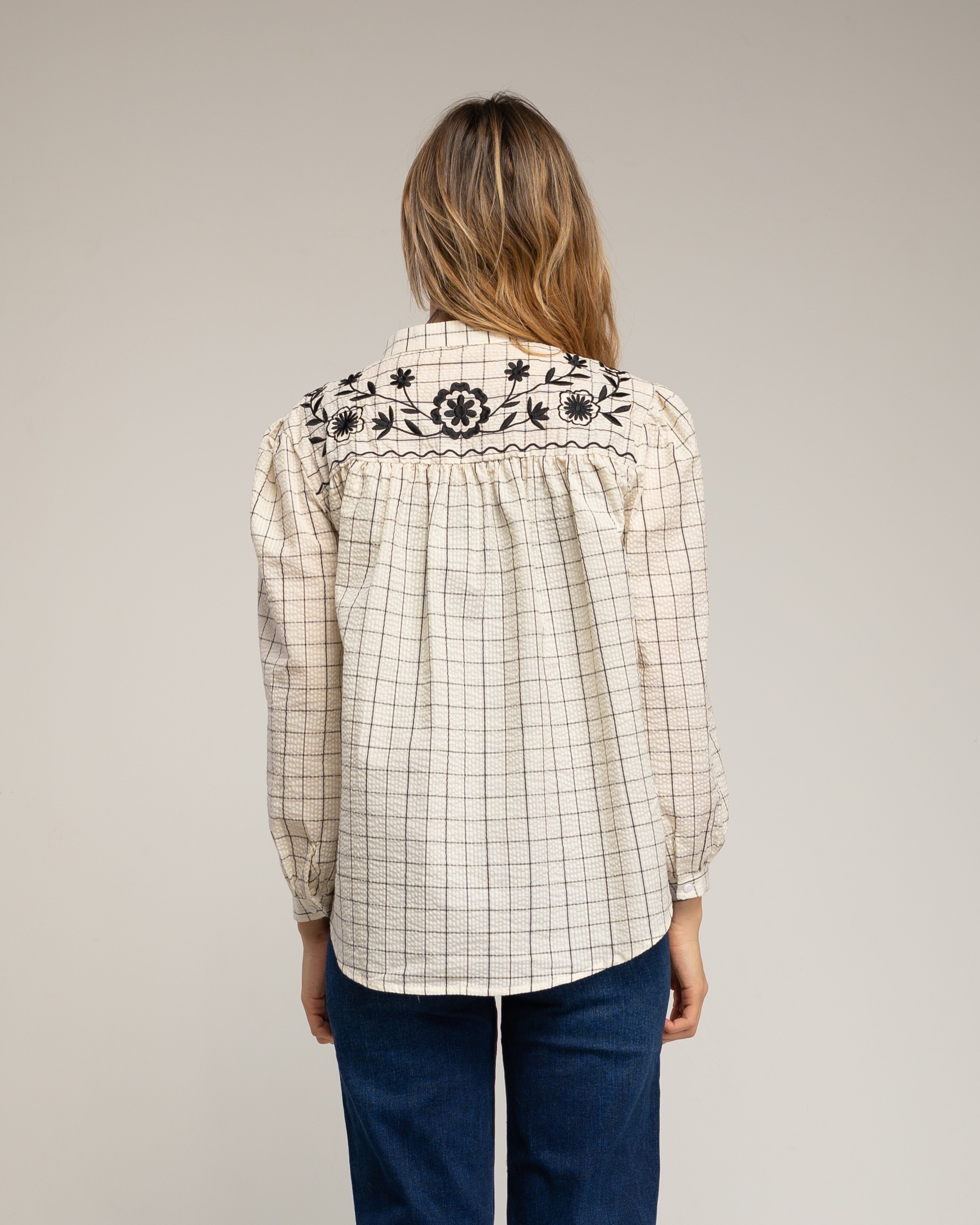 Camisa de mujer de algodón de cuadros con cuello mao y bordados - Tantra - Beige Beige-2