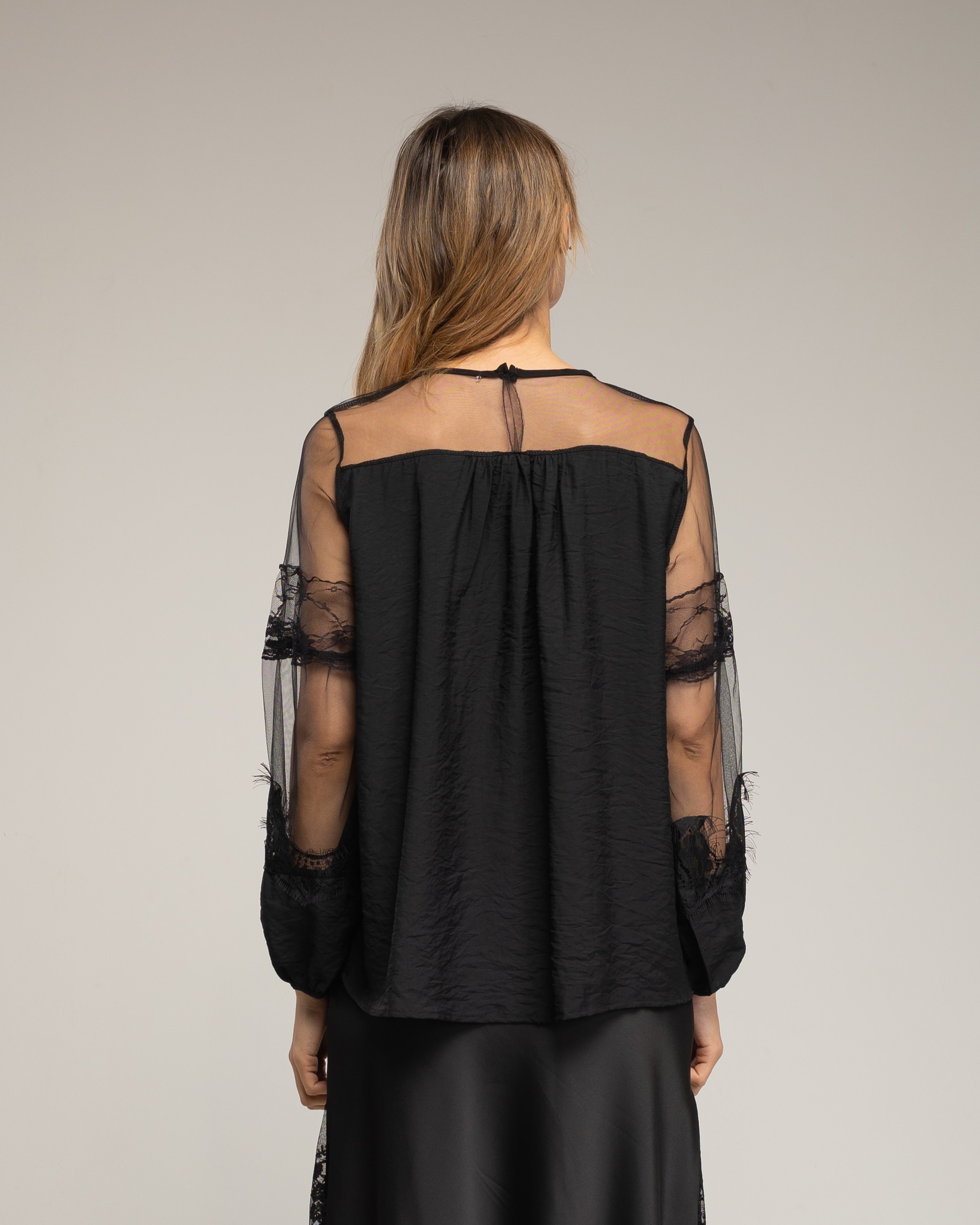 Blusa de mujer de gasa con mangas y hombros de tul - Tantra - Negro Negro-2