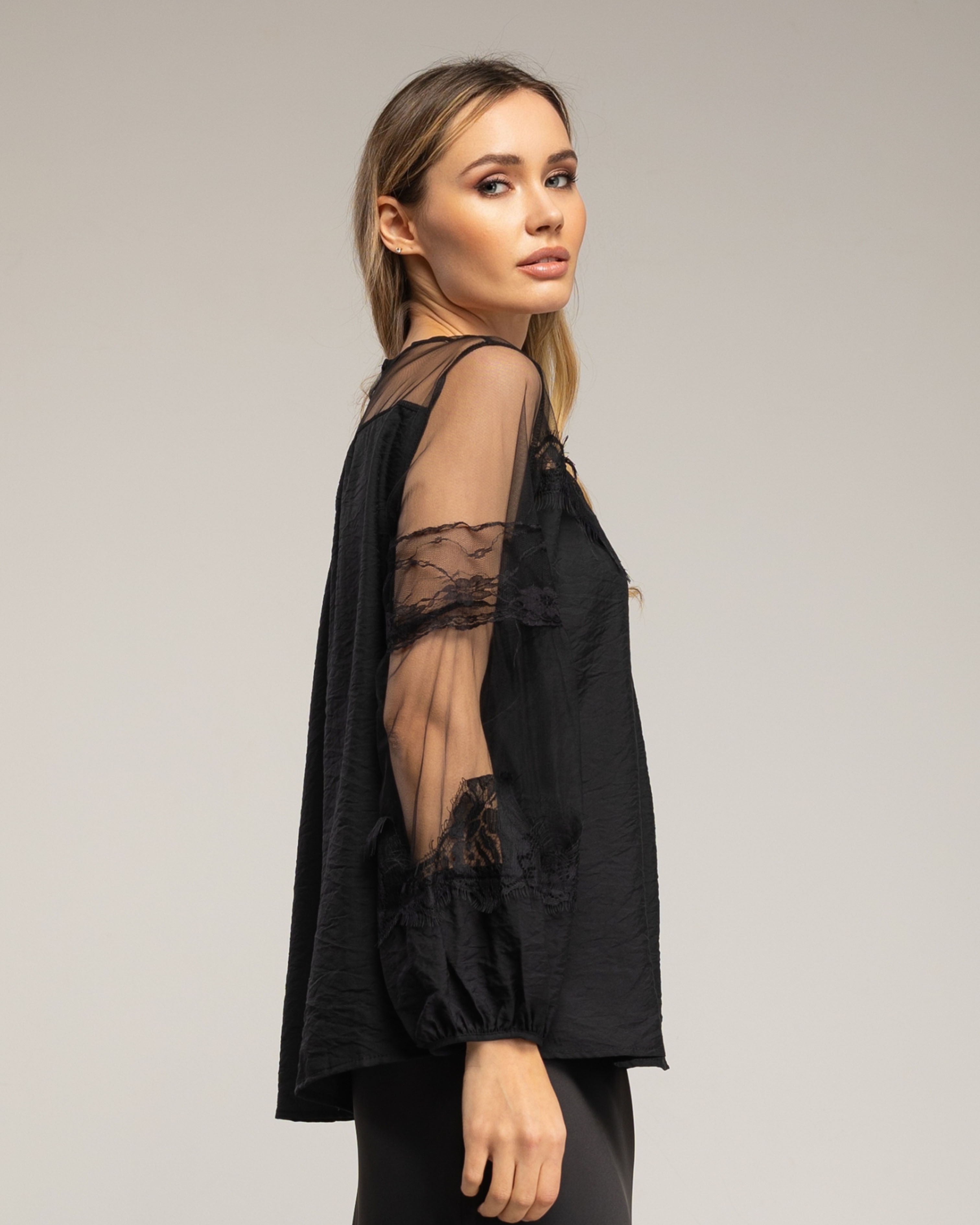 Blusa de mujer de gasa con mangas y hombros de tul - Tantra - Negro Negro-3