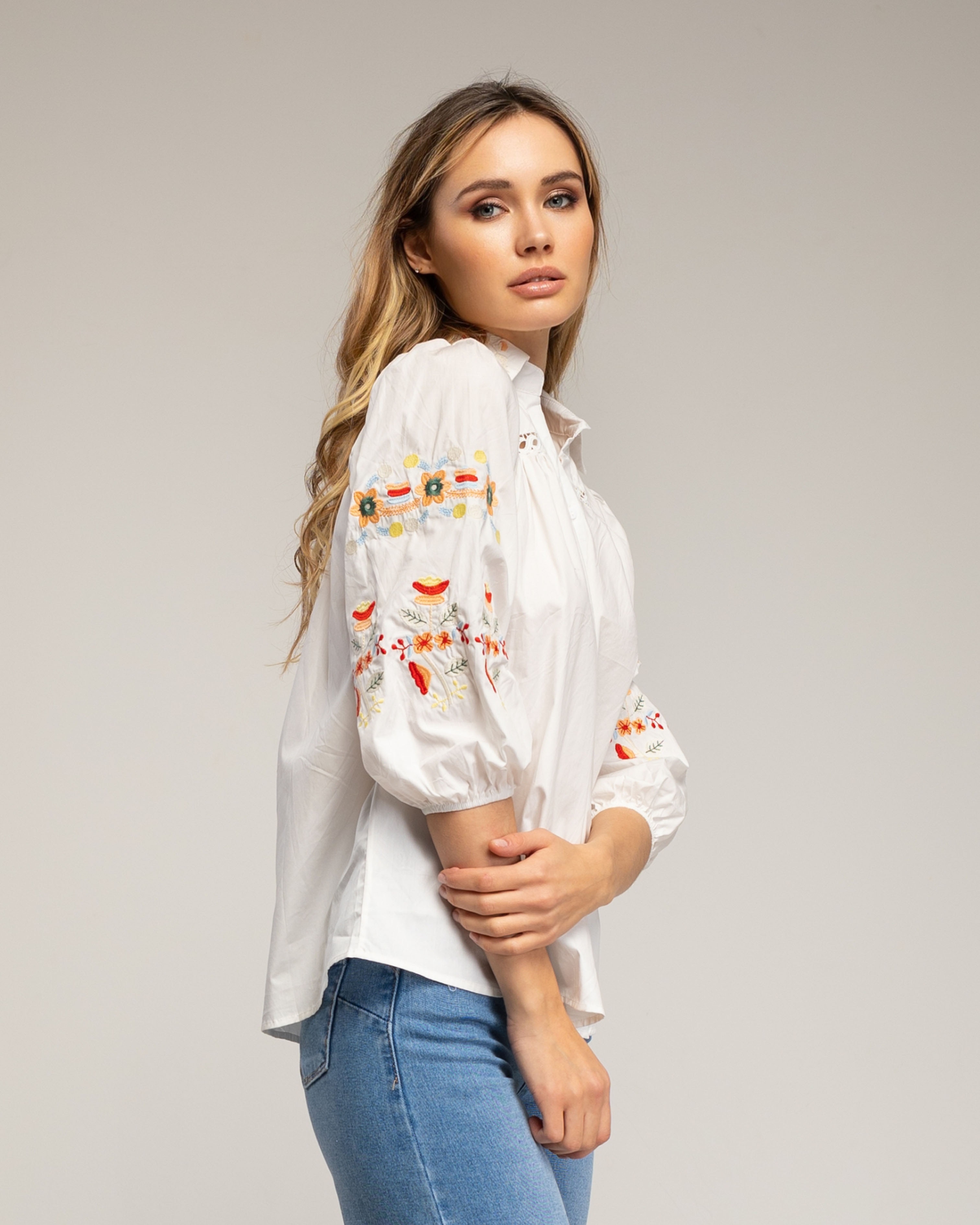 Camisa de mujer de algodón con manga farol con flores bordadas - Tantra - Blanco Blanco-3