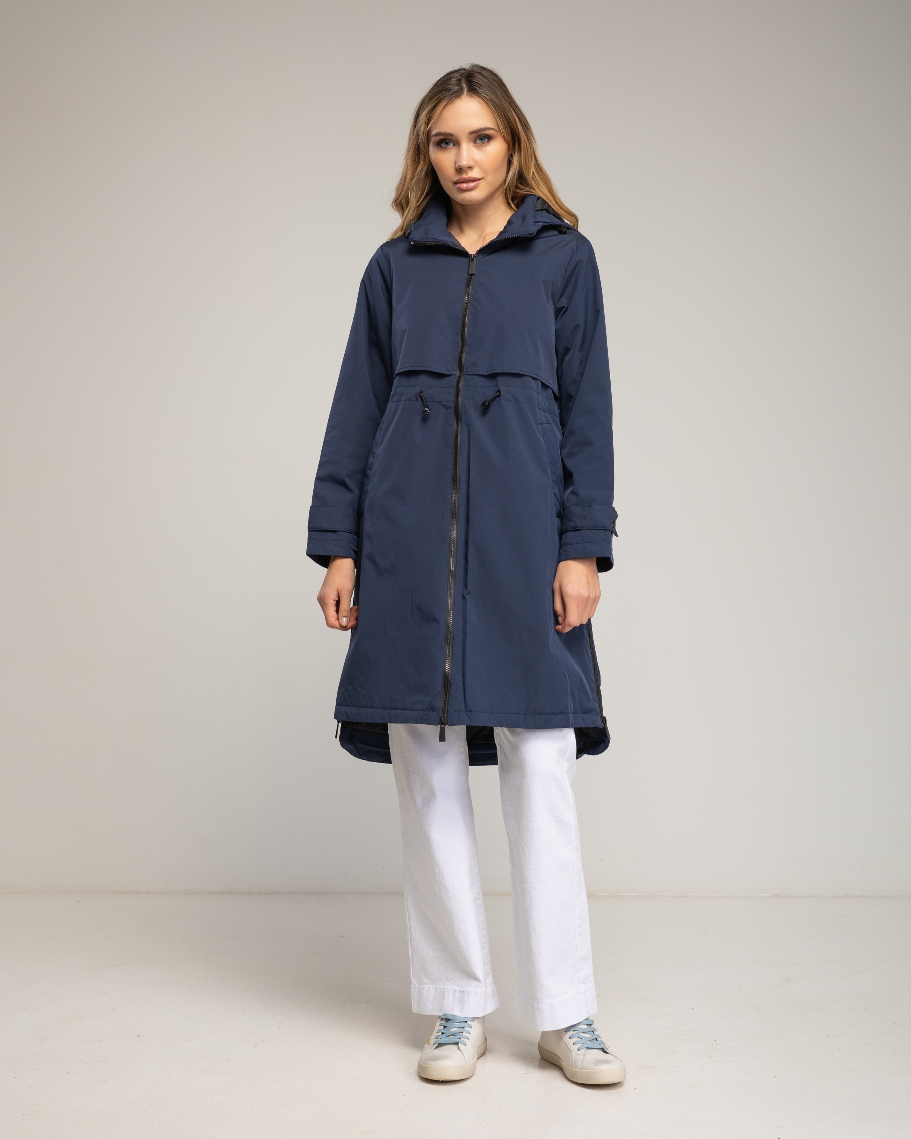 Gabardina larga de mujer impermeable con capucha y cierre de cremallera - Tantra - Azul marino Azul marino-1