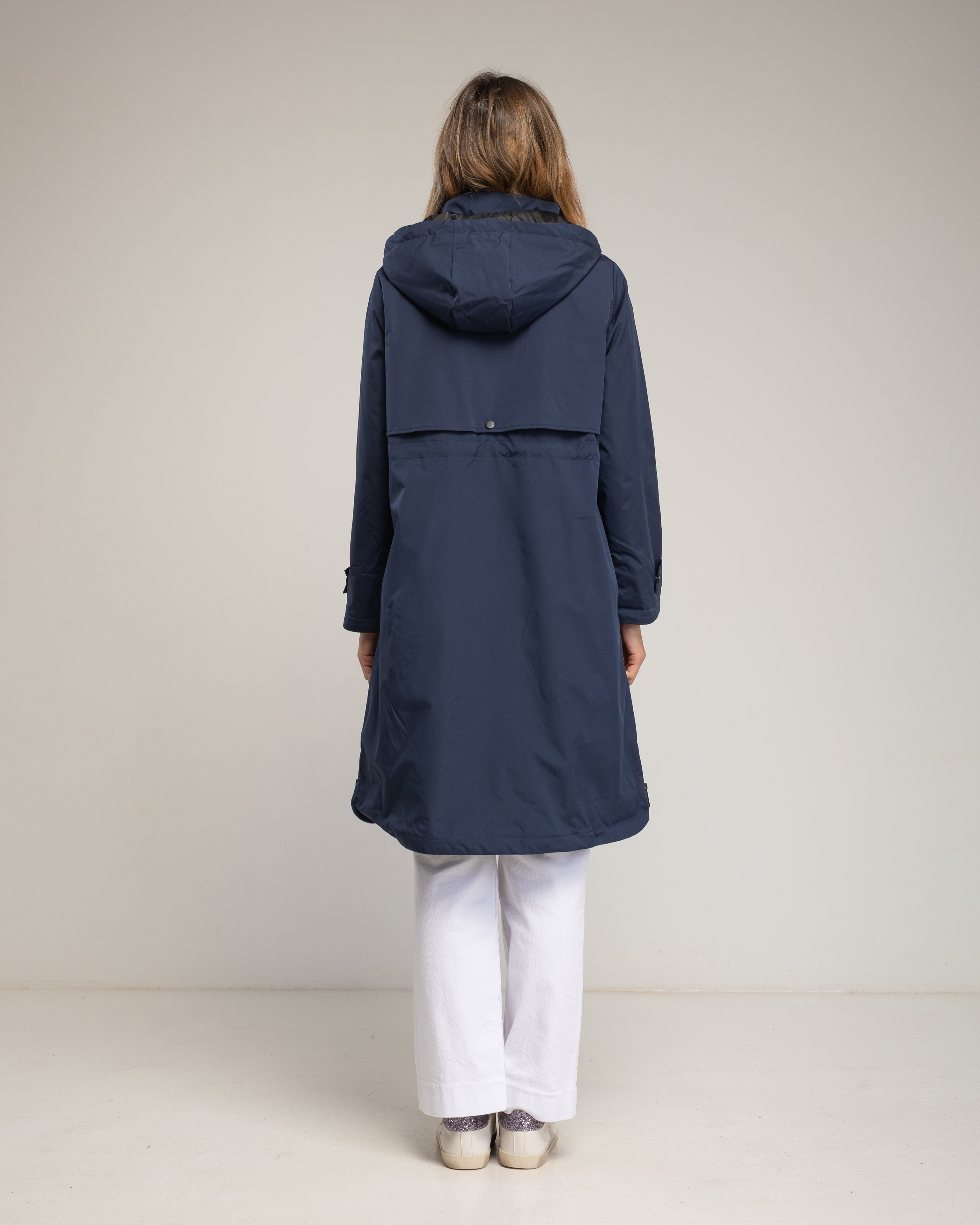 Gabardina larga de mujer impermeable con capucha y cierre de cremallera - Tantra - Azul marino Azul marino-3