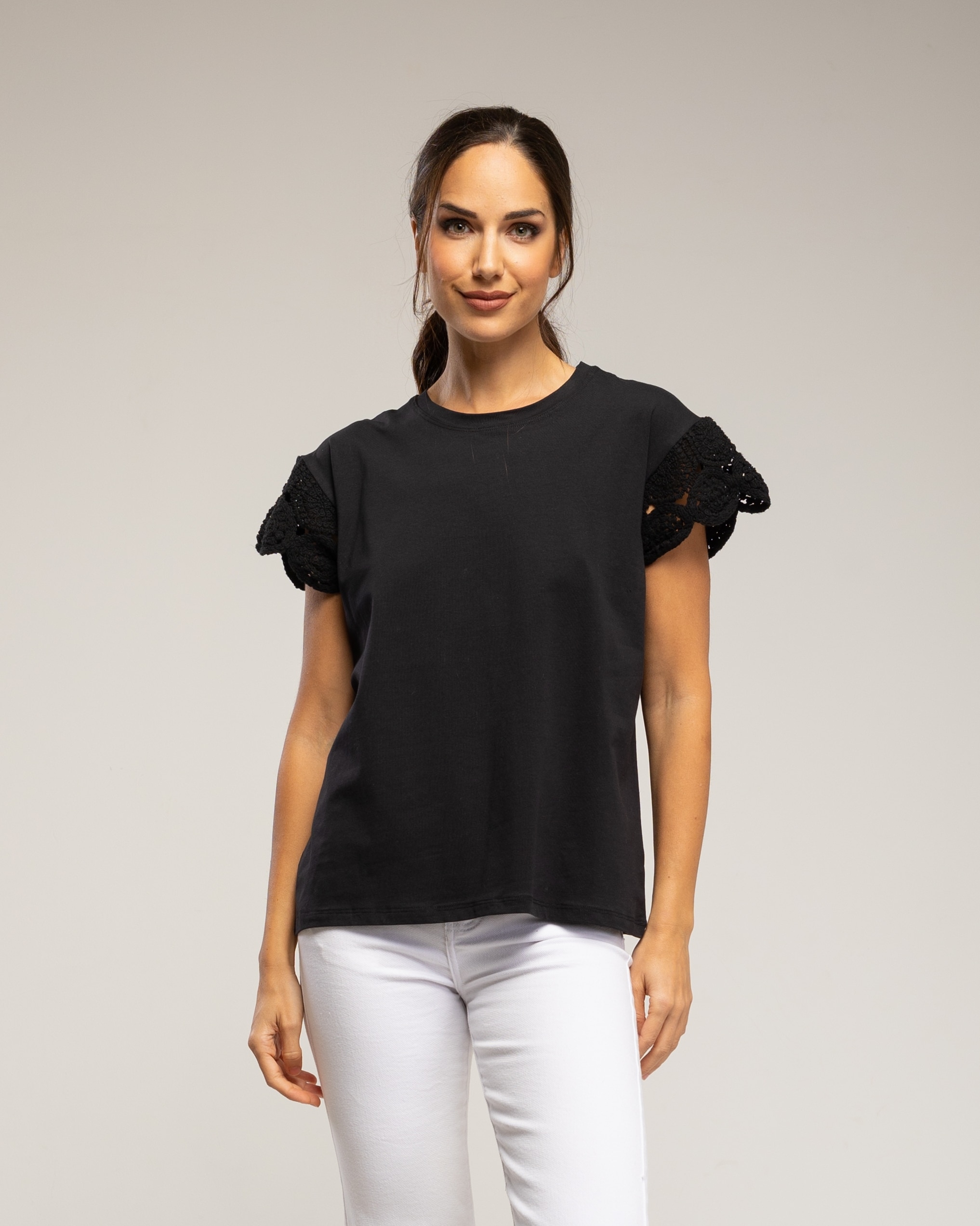 Tantra - Camiseta de mujer de manga corta con detalle de crochet.