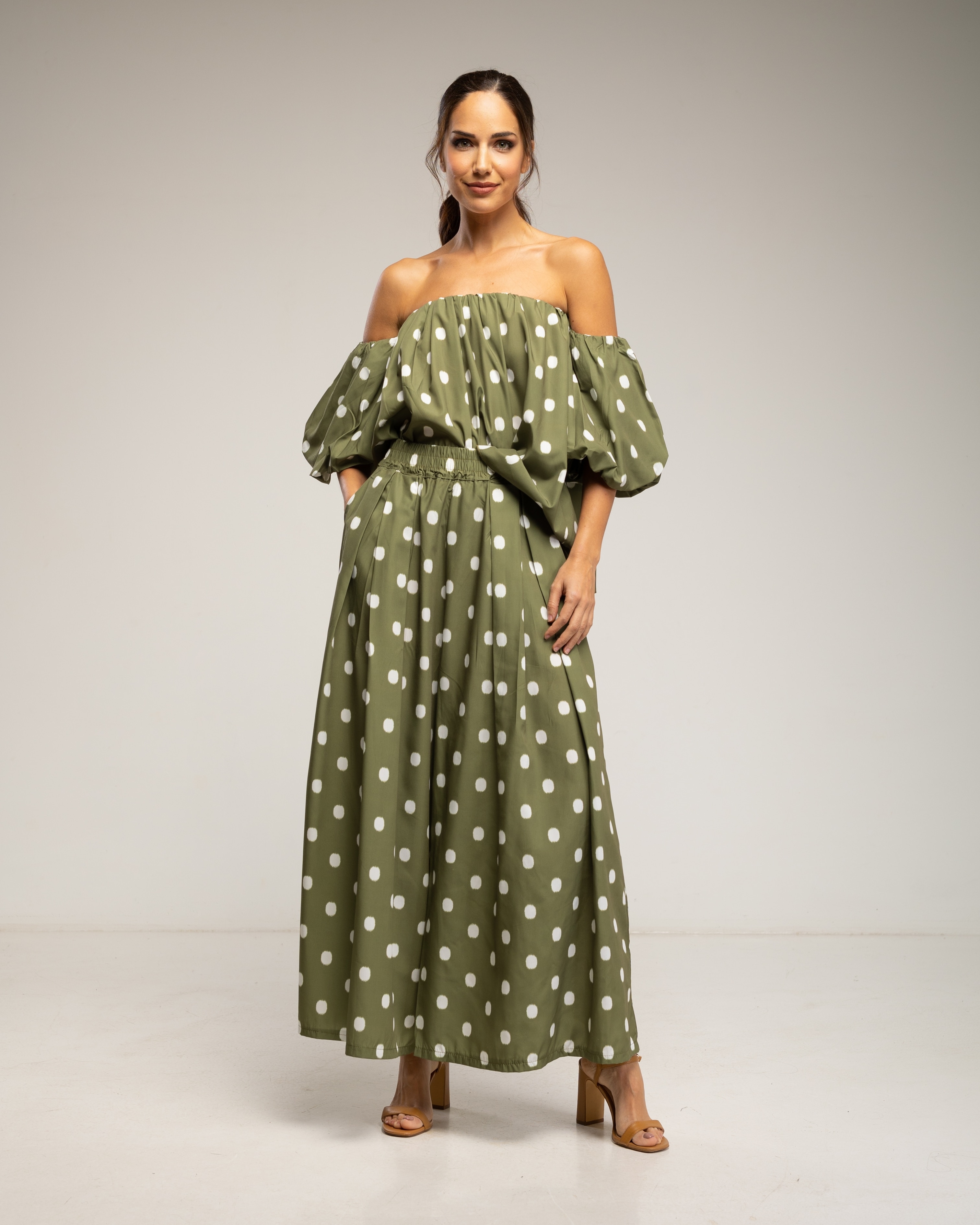 Conjunto de mujer de pantalon y top de lunares, top cuello barco elastico - Tantra - Verde militar Verde militar-1