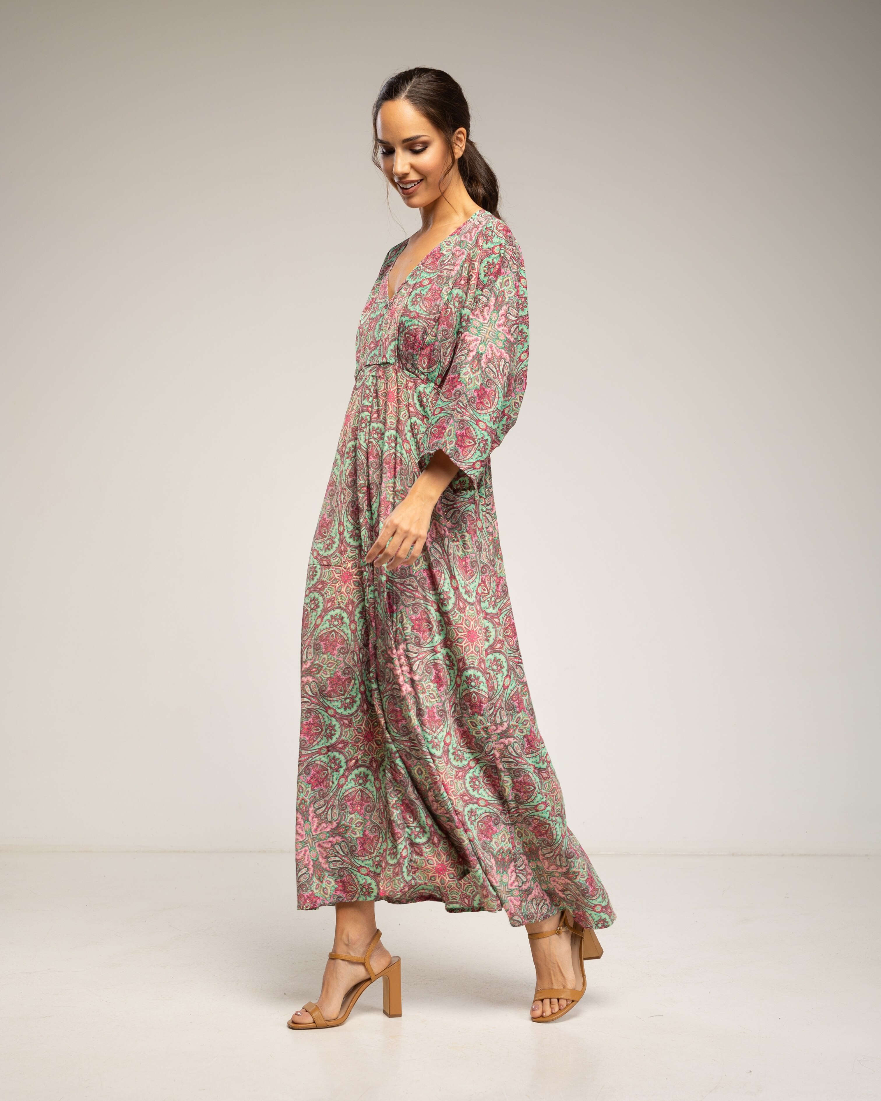 Vestido maxi estampado con cuello pico y cintura elástica - Tantra - Verde claro Verde claro-2